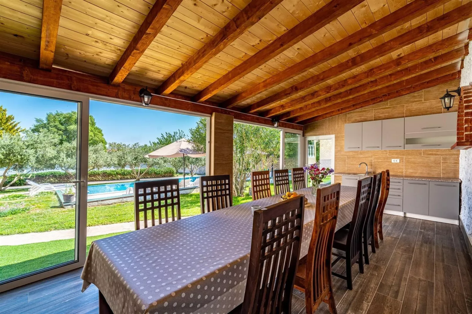 Holiday home Blanka-Eetkamer