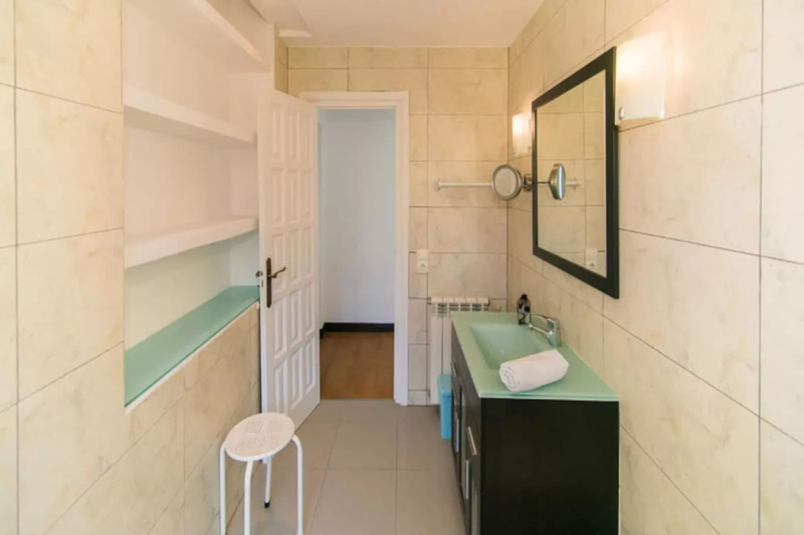 Maison à Roses-Niet-getagd