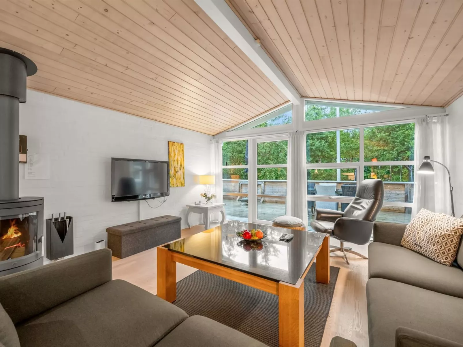 "Emmanuela" - 700m to the fjord-Binnen