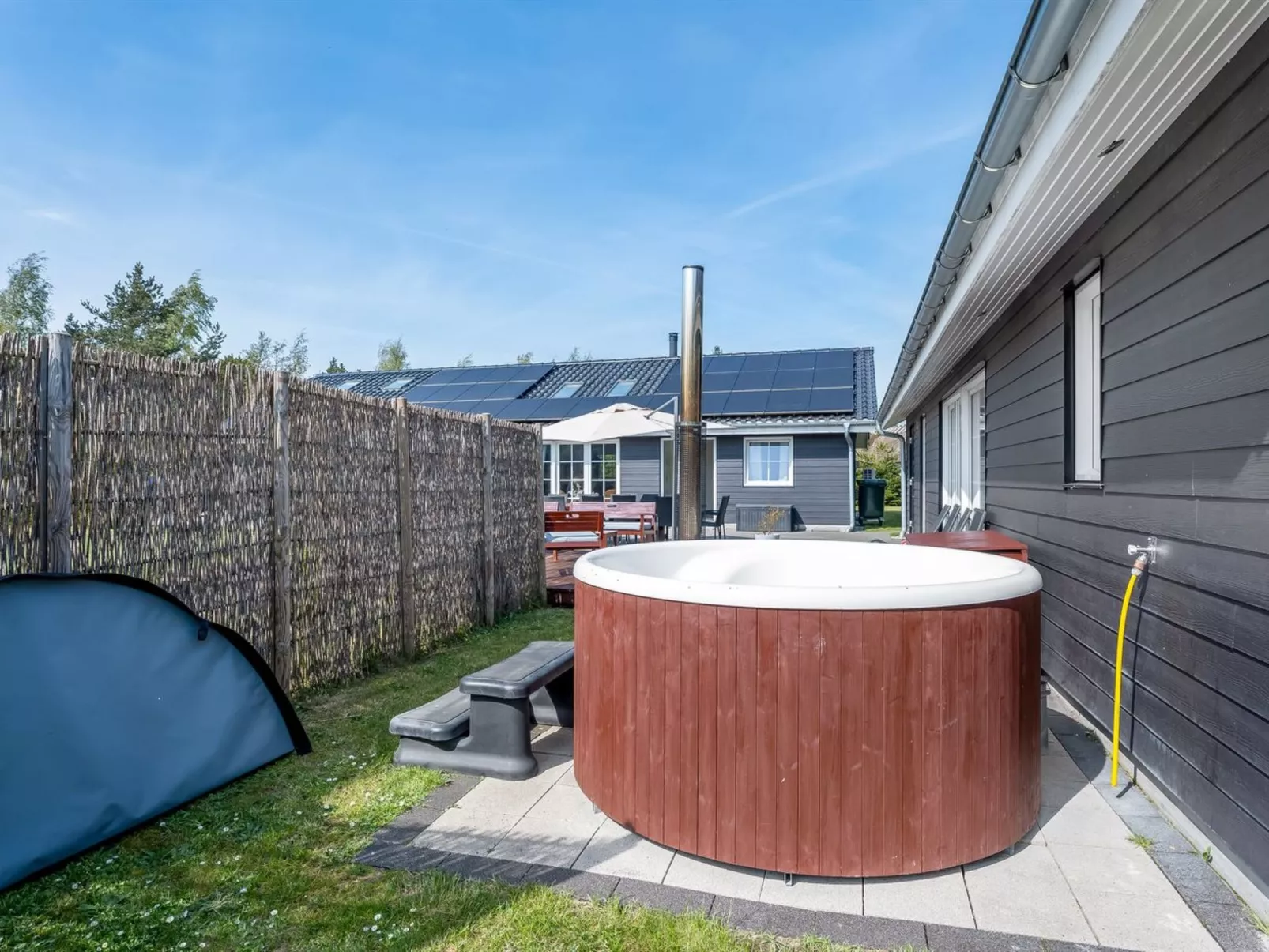 "Ronia" - 900m from the sea-Binnen