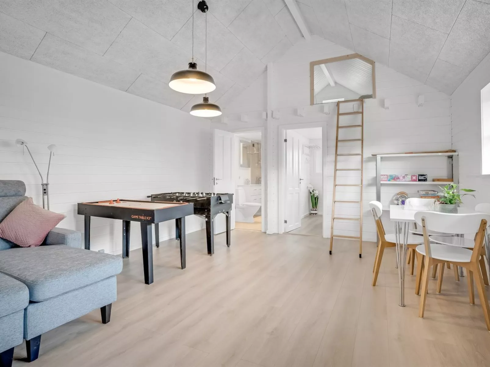 "Gizella" - 500m to the fjord-Binnen