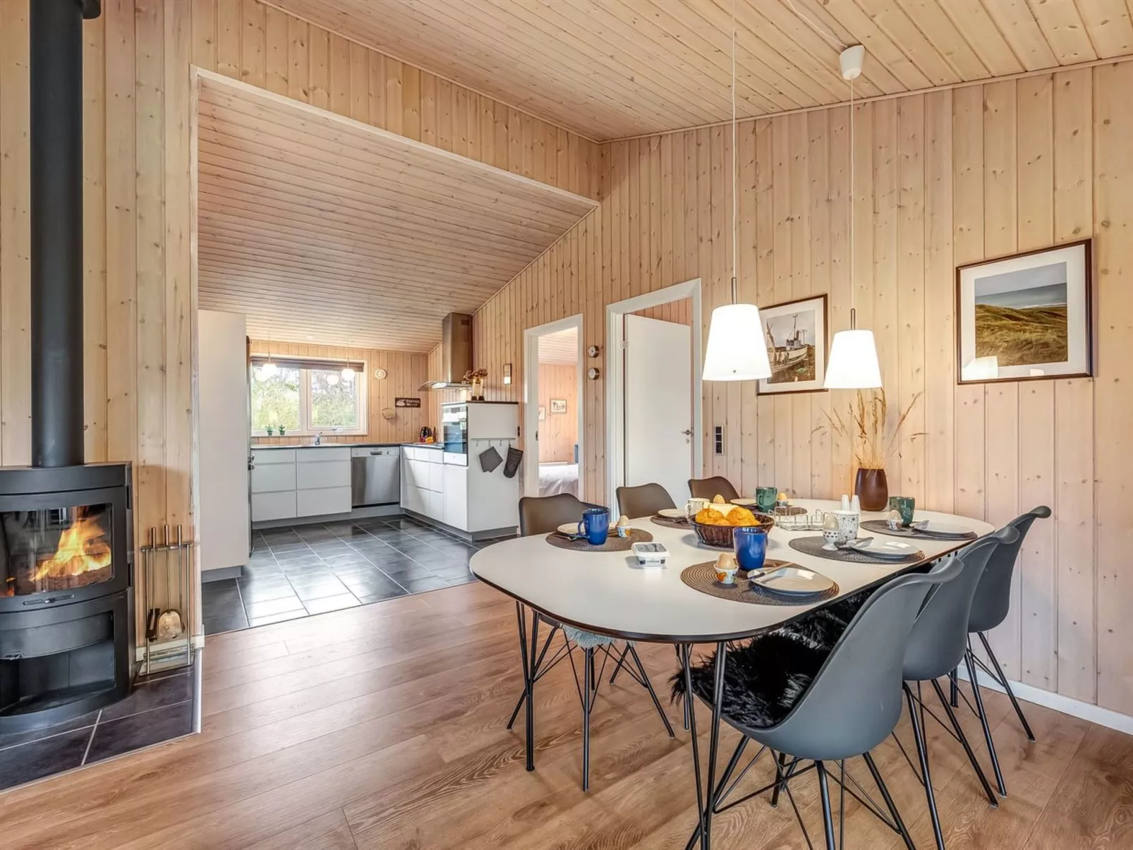 "Anelise" - 800m to the fjord-Binnen