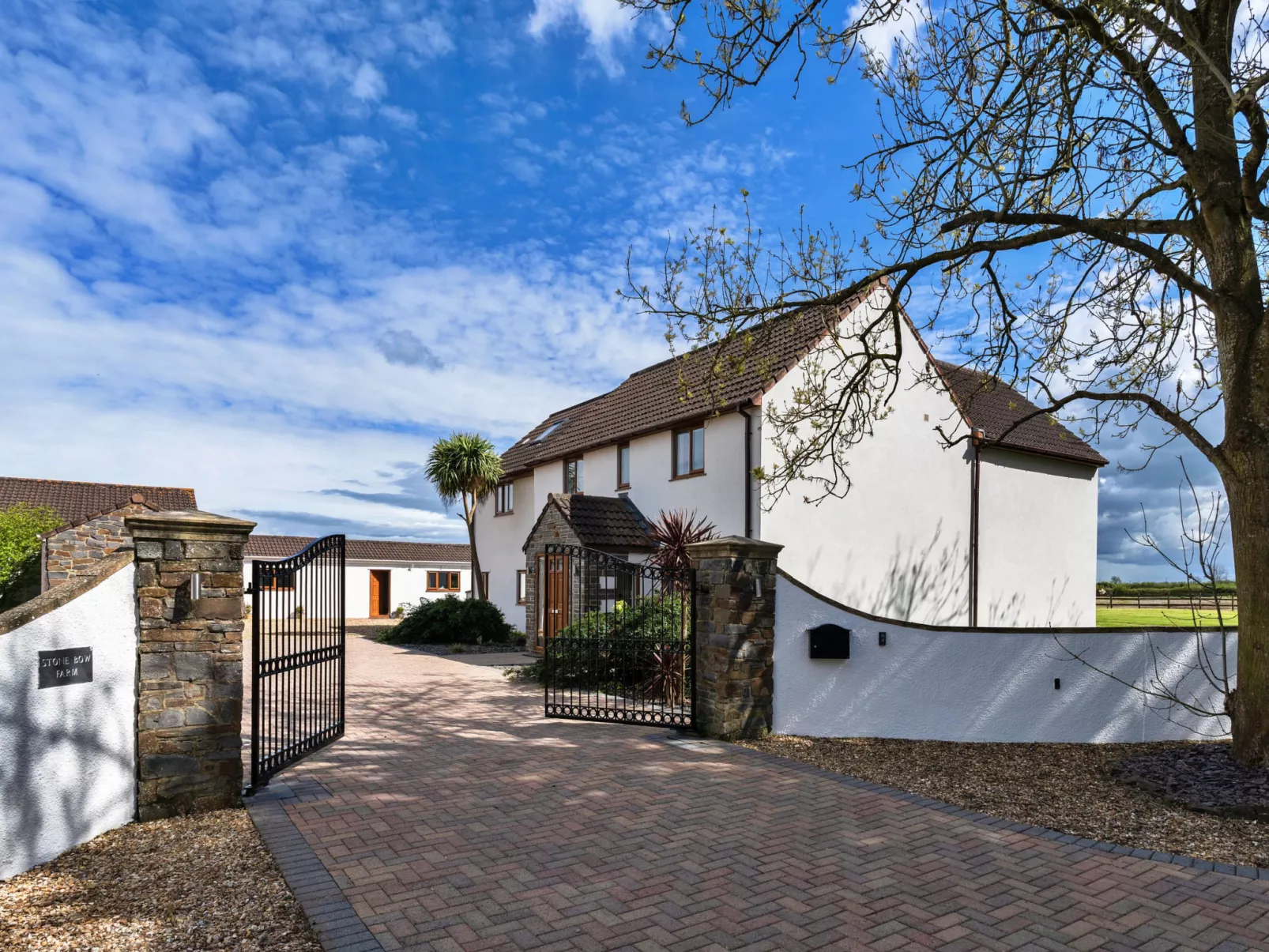 Stone Bow Farmhouse-Buiten