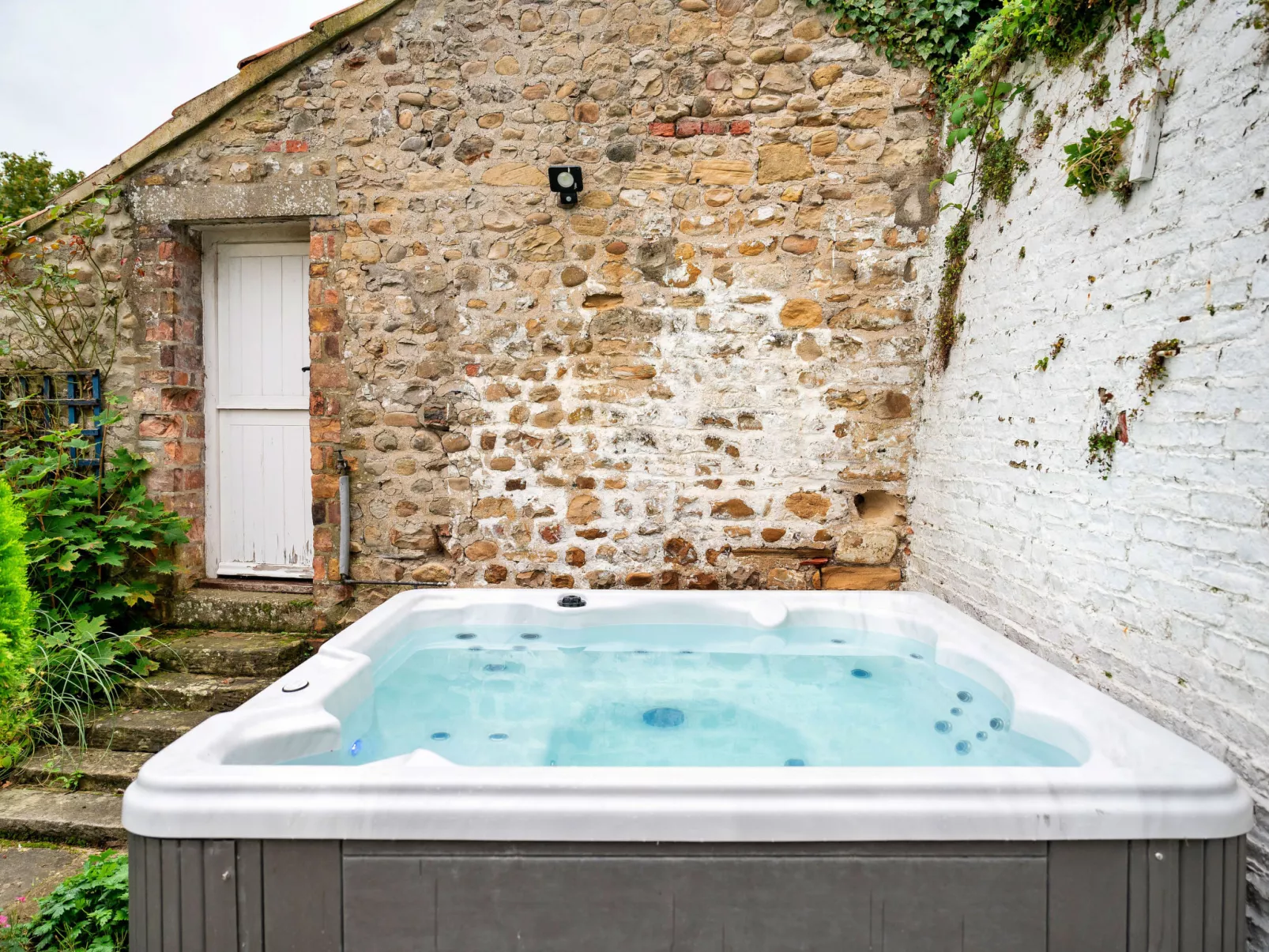 Low Green Cottage-Buiten