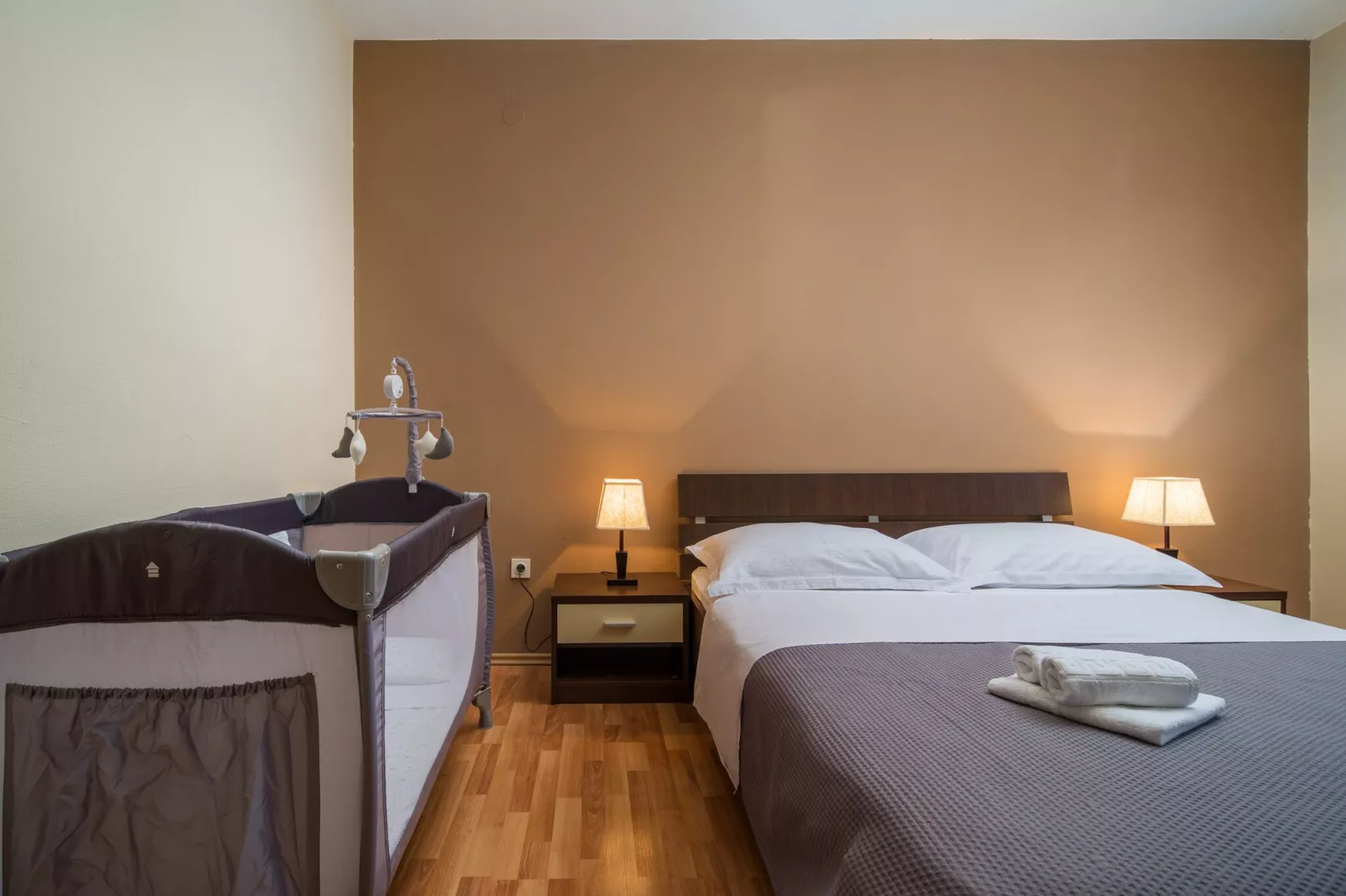 Villa Olea with private heated pool-Slaapkamer