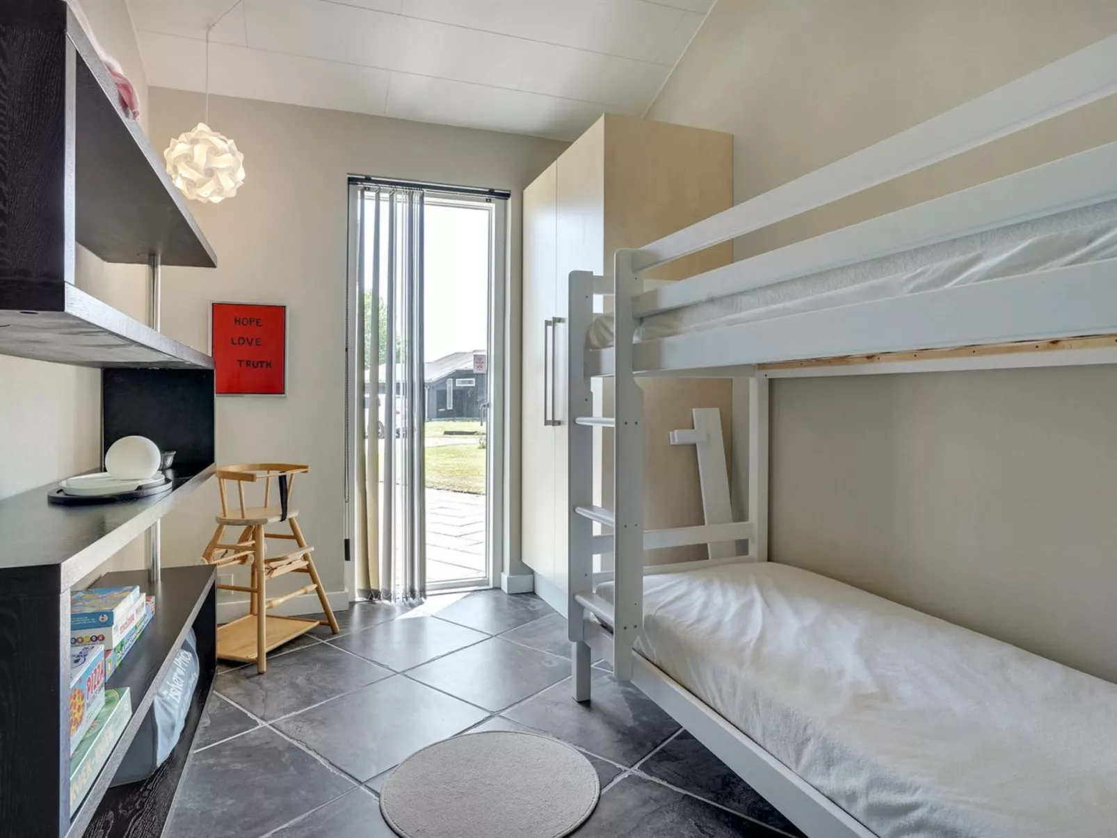 "Helena" - 250m from the sea-Binnen