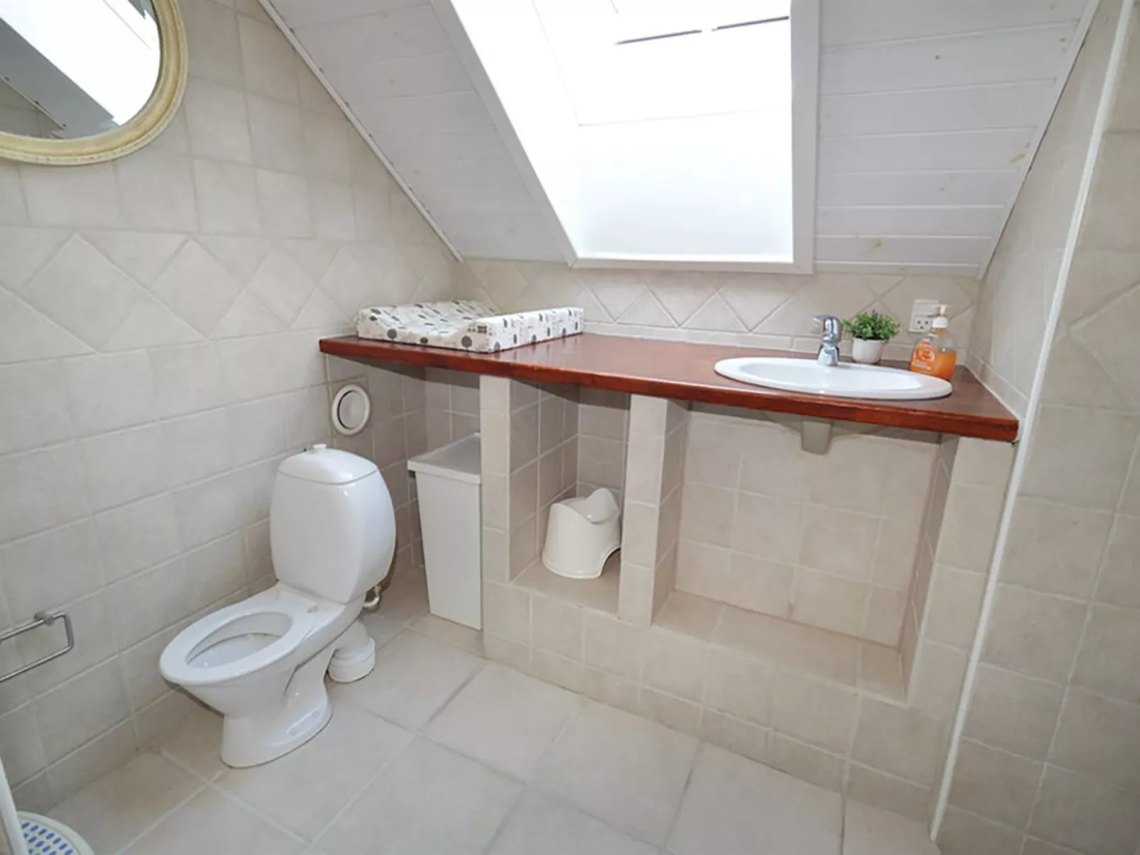 "Emelita" - 900m from the sea-Binnen