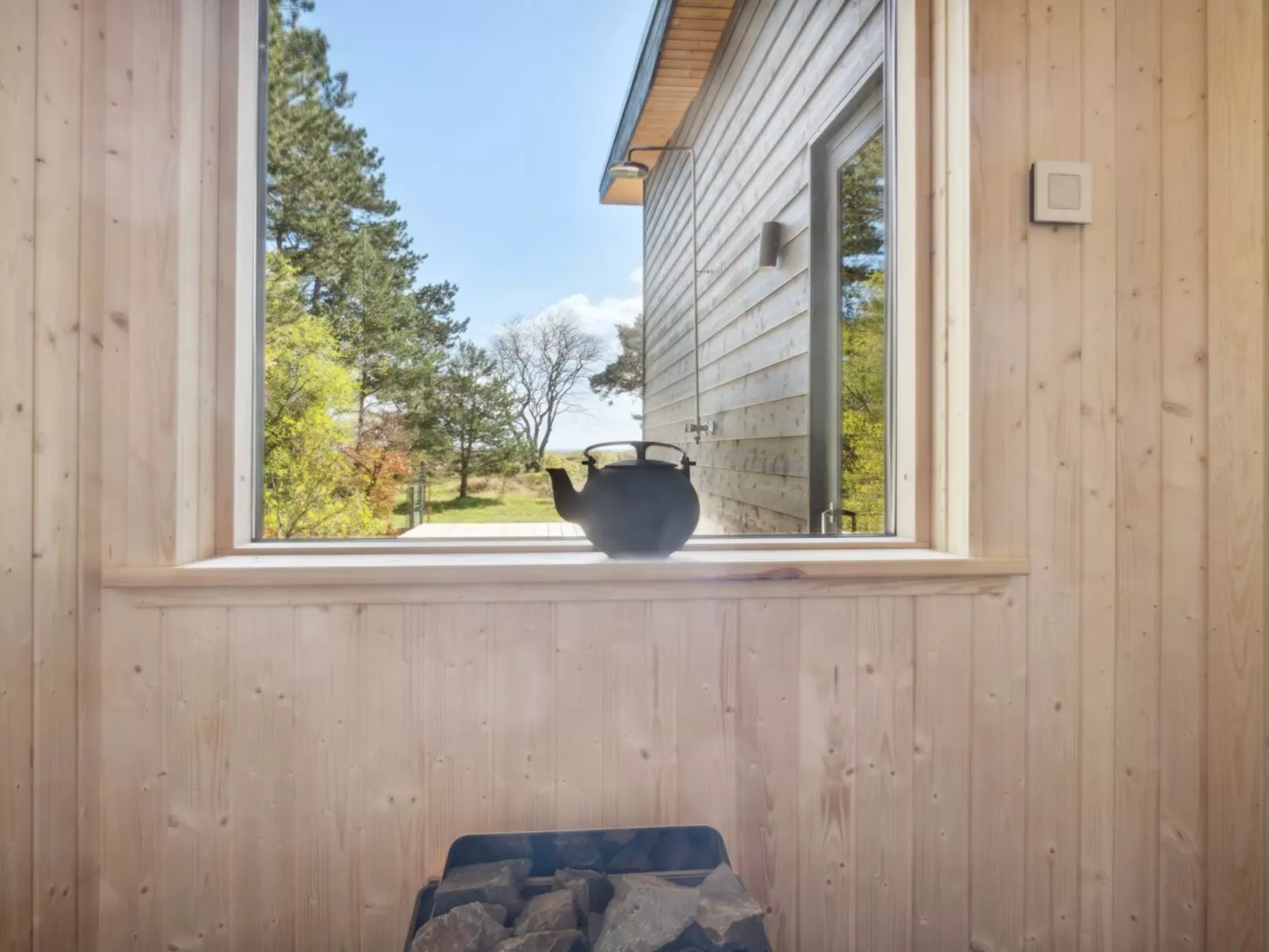 "Toska" - 100m to the fjord-Binnen