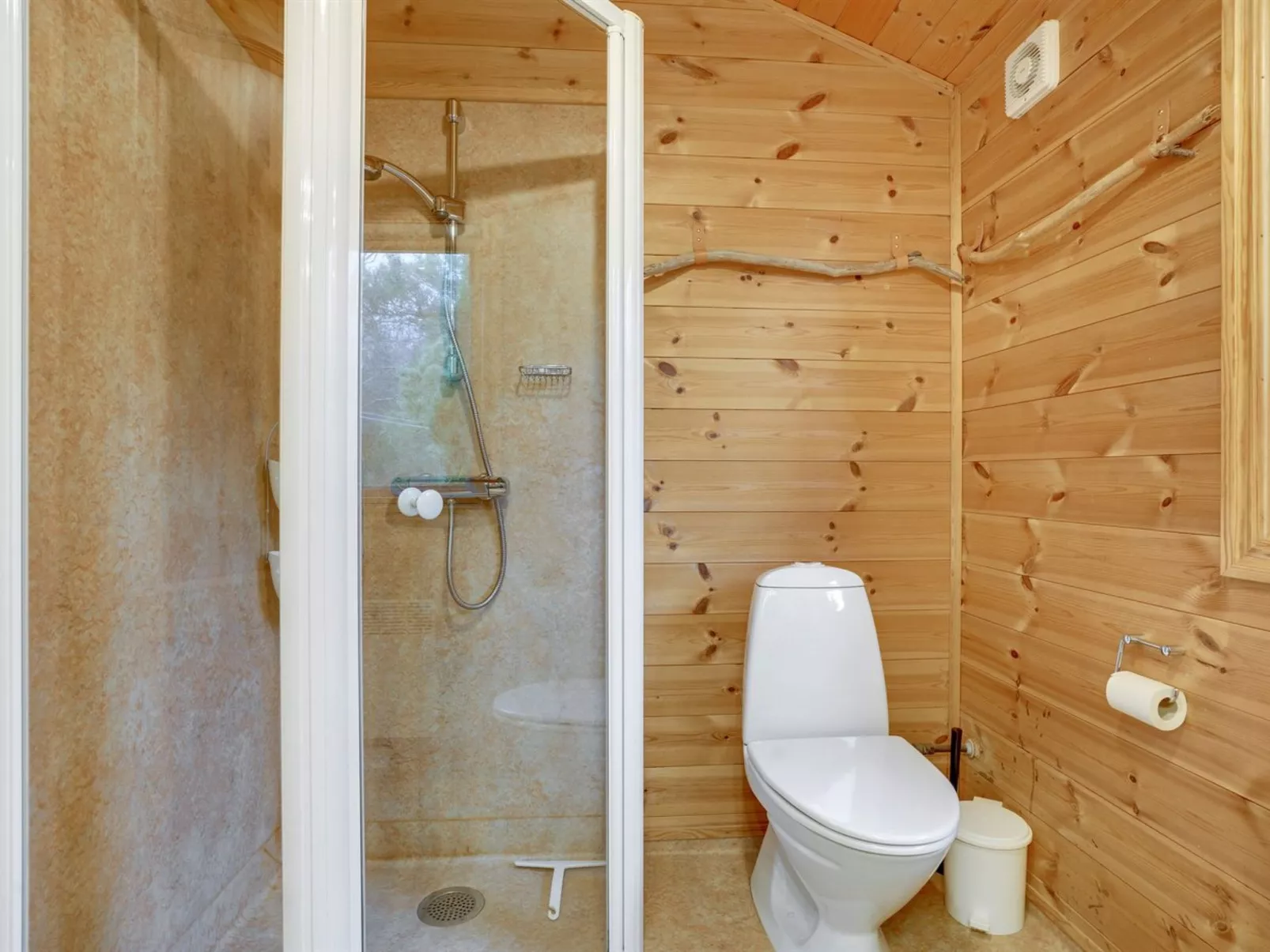 "Lycka" - 3km from the sea-Binnen