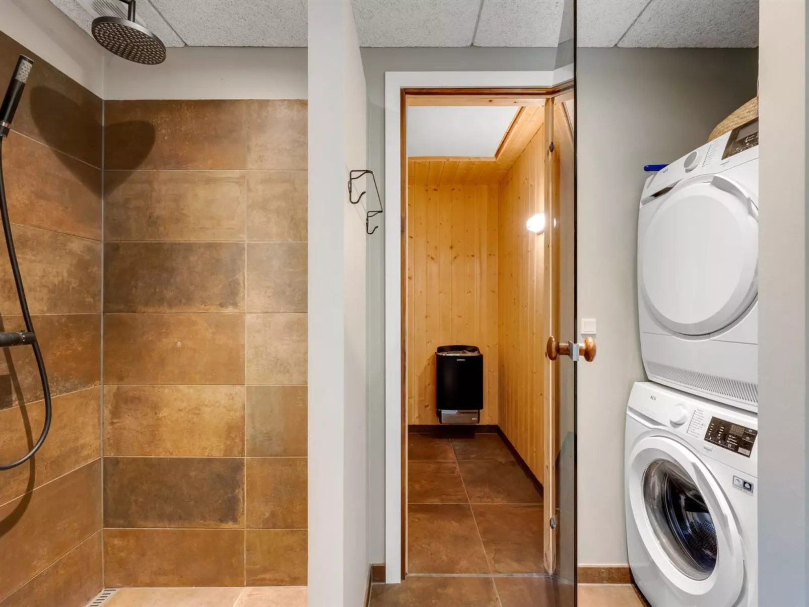 "Gadde" - 100m to the fjord-Binnen