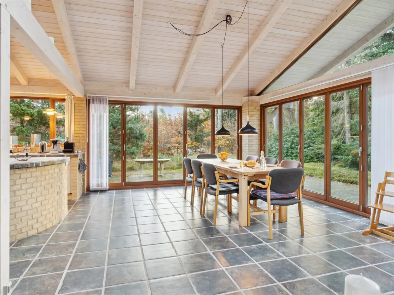 "Jorid" -  from the sea-Binnen