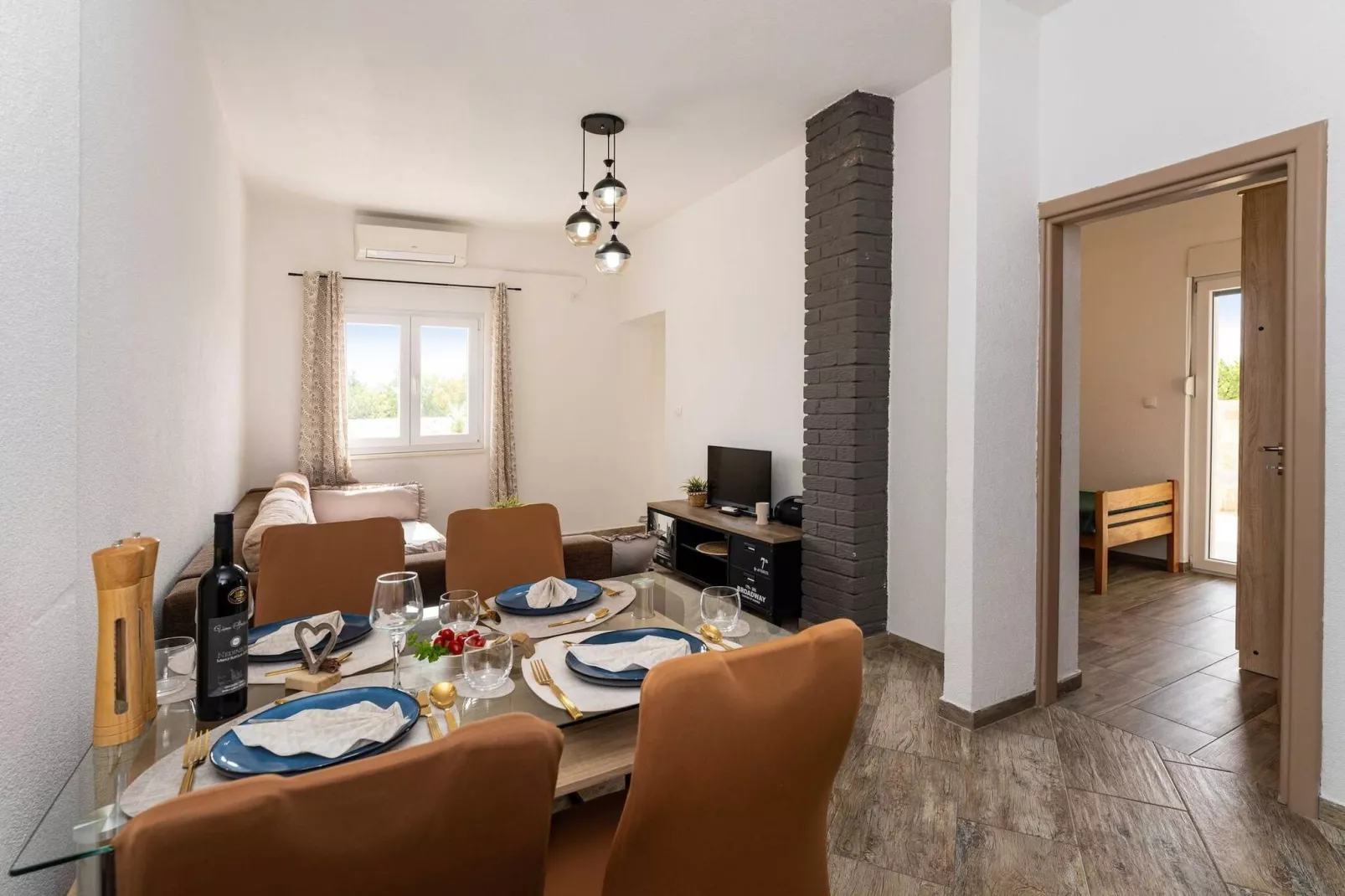 Holiday home Katalea-Eetkamer