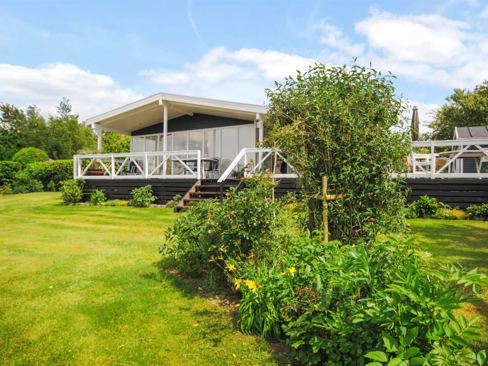 "Annabeth" - 300m to the fjord-Buiten