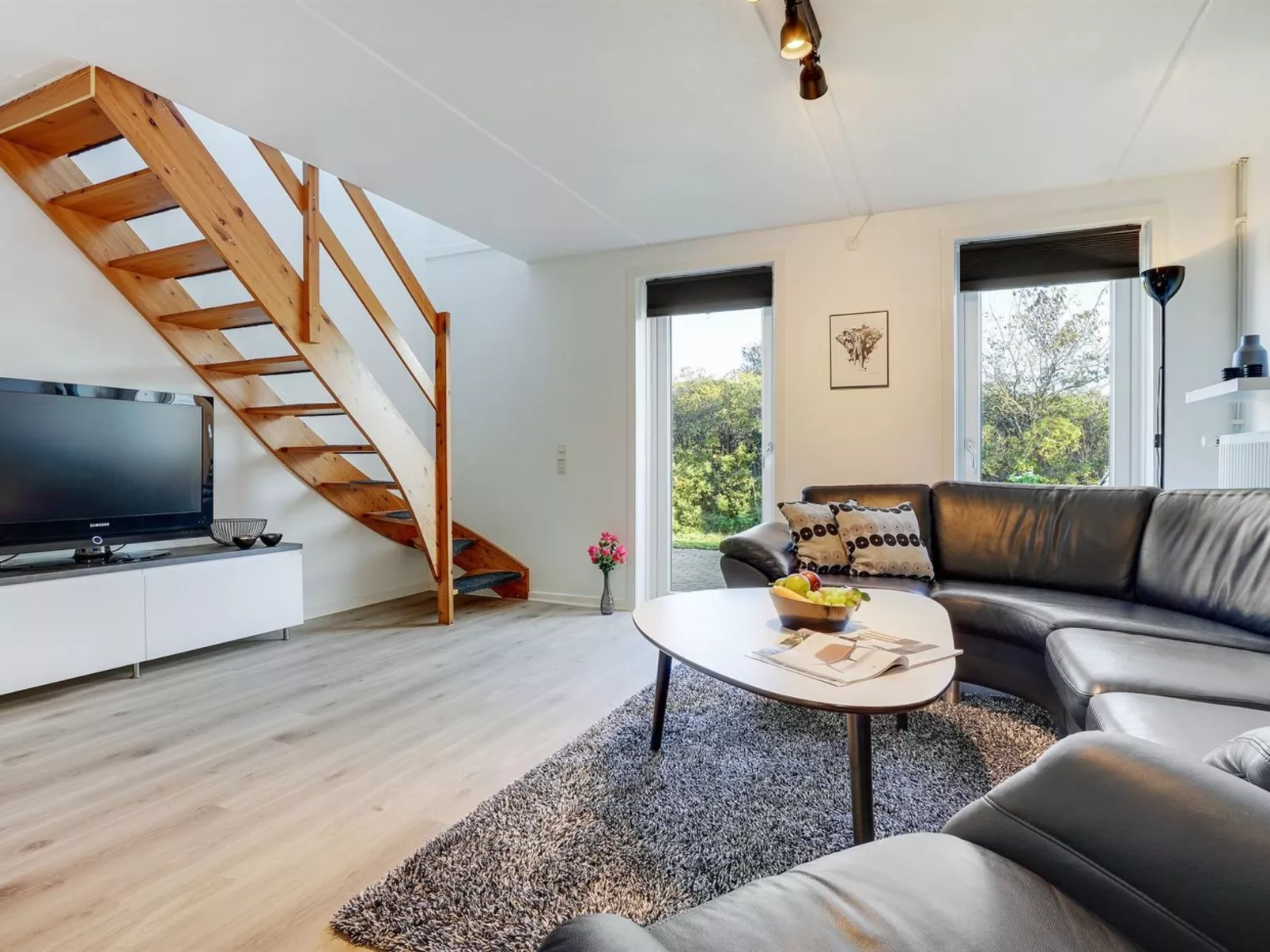 "Enita" - 2.3km from the sea-Binnen