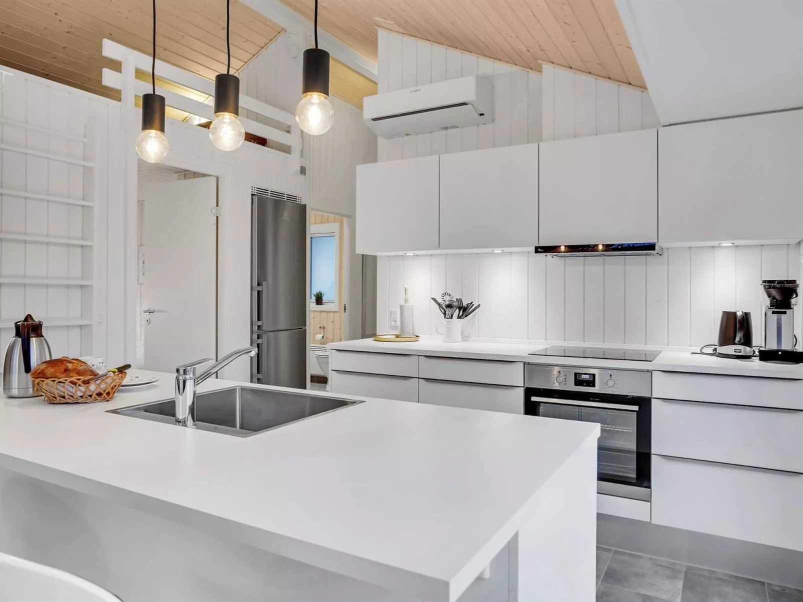 "Thora" - 800m from the sea-Binnen