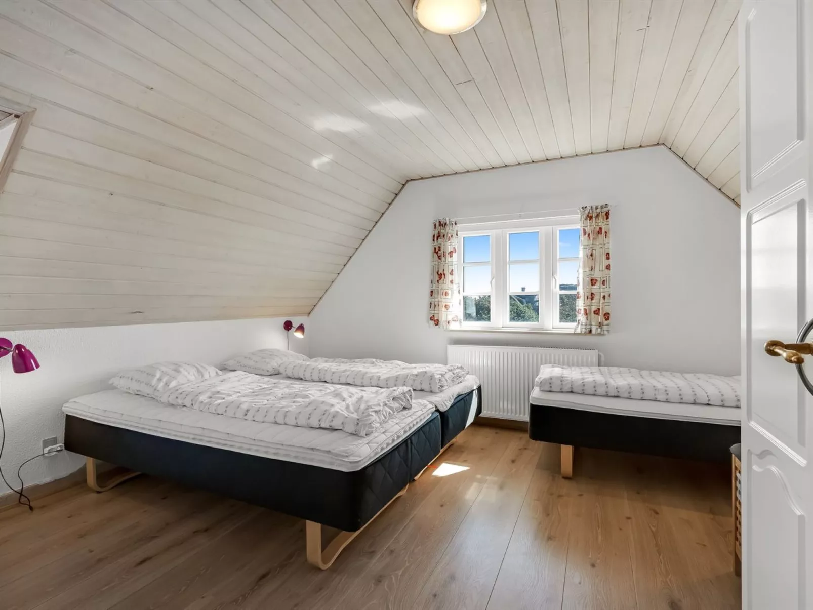 "Adia" - 300m from the sea-Binnen