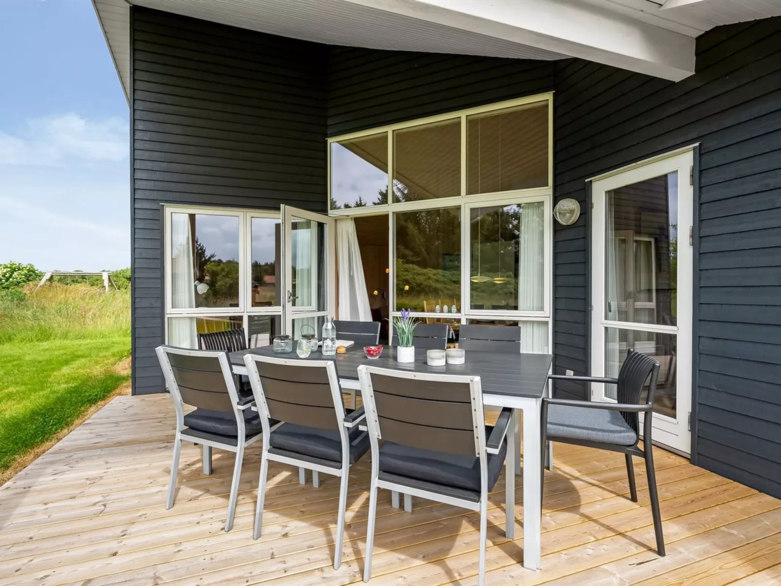 "Aurelie" -  from the sea-Buiten