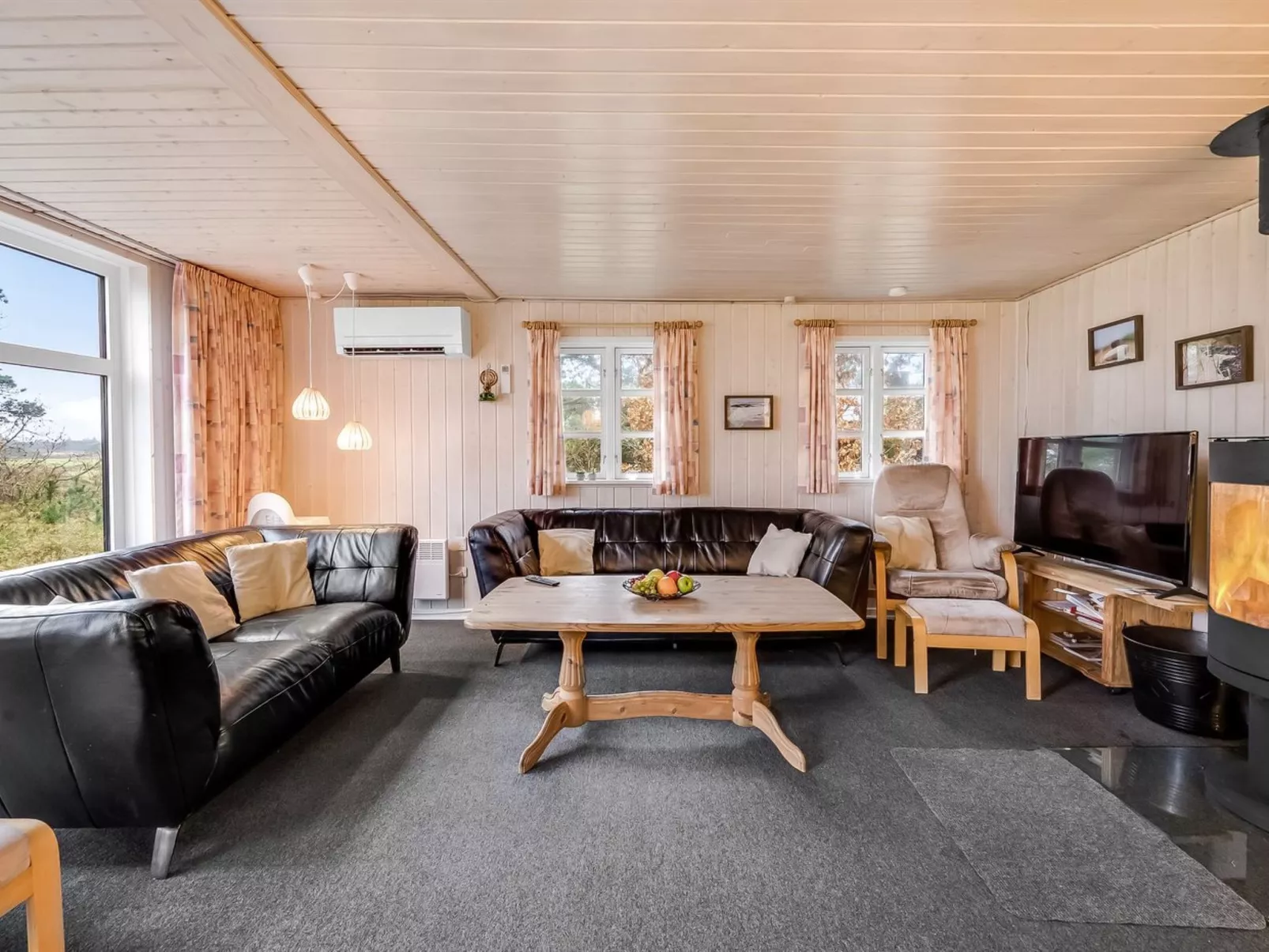 "Brawith" - 700m to the fjord-Binnen