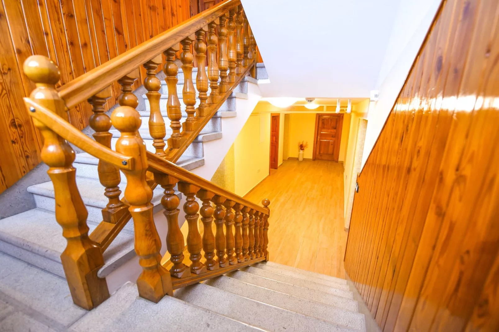 Cozy Luxe Holiday Home with Natural Thermal Bath - Seven Bedroom Holiday Home-Trap