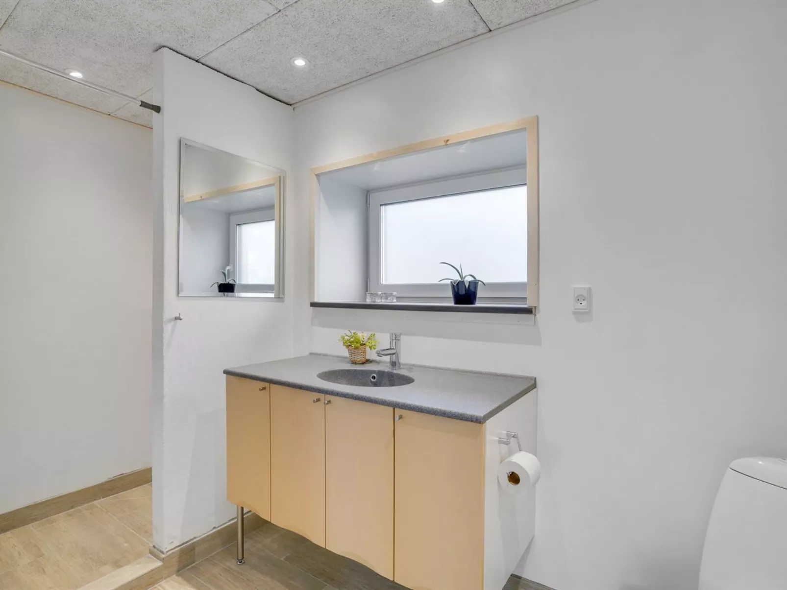 "Markhild" - 300m to the fjord-Binnen