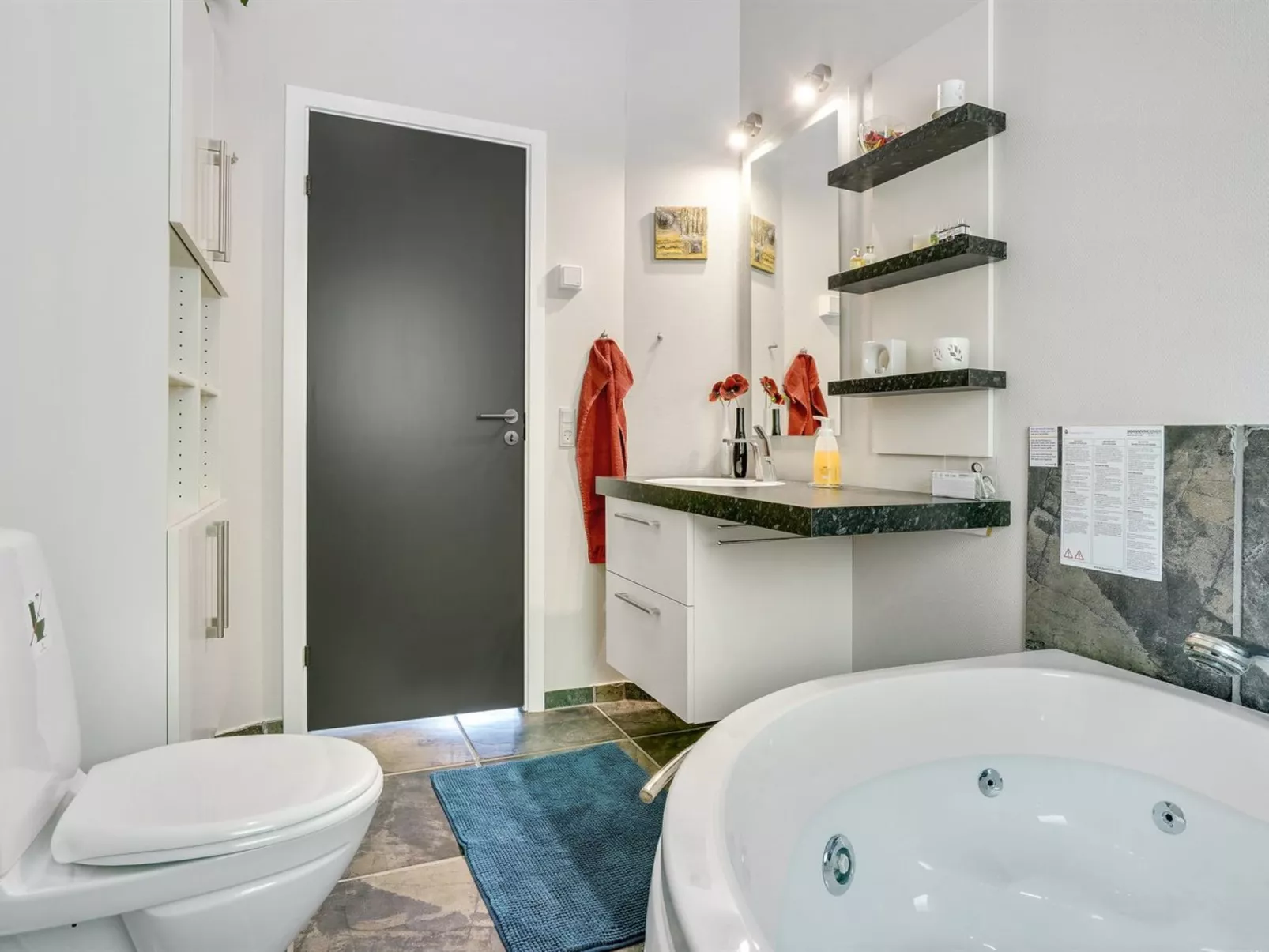 "Helena" - 250m from the sea-Binnen