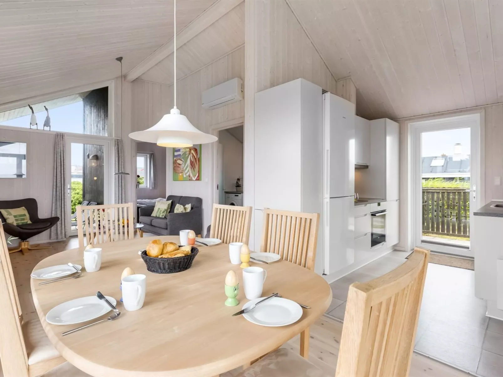 "Mara" -  from the sea-Binnen