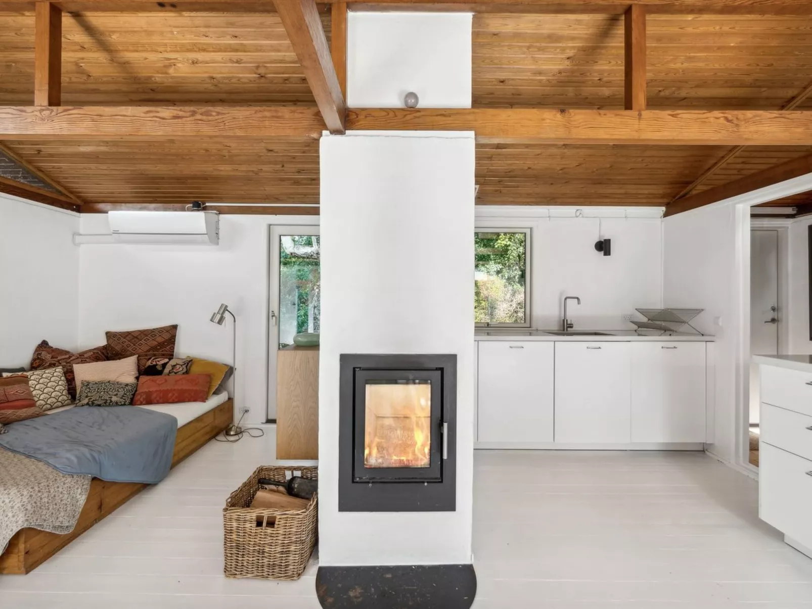 "Lauri" - 2.3km from the sea-Binnen