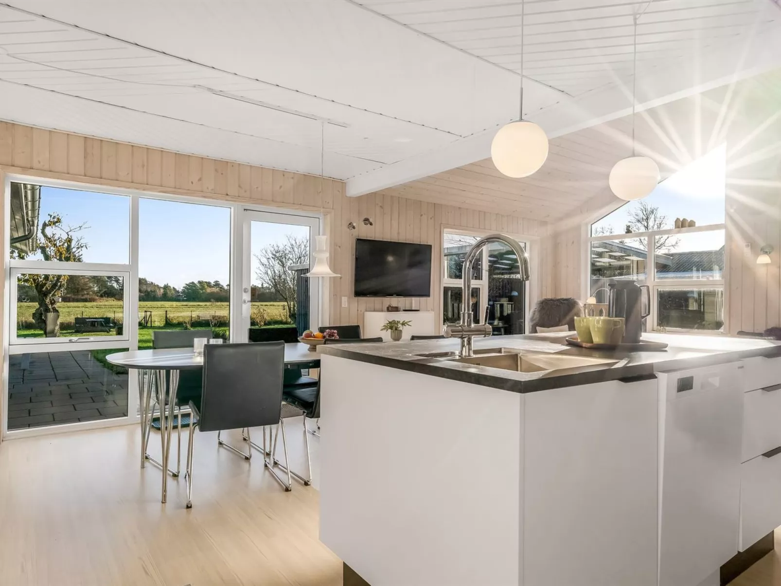 "Herwarth" - 400m from the sea-Binnen