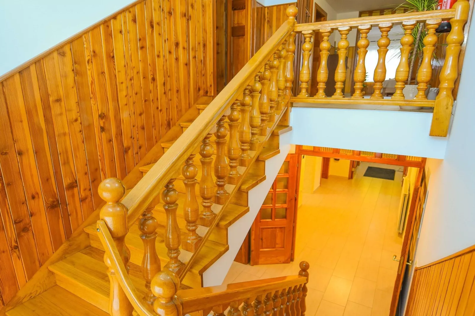 Cozy Luxe Holiday Home with Natural Thermal Bath - Seven Bedroom Holiday Home-Trap