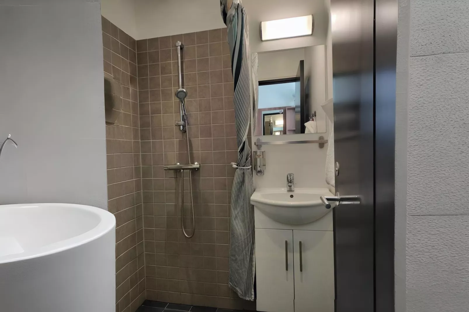 Jomfru Ane Premium Single-Badkamer