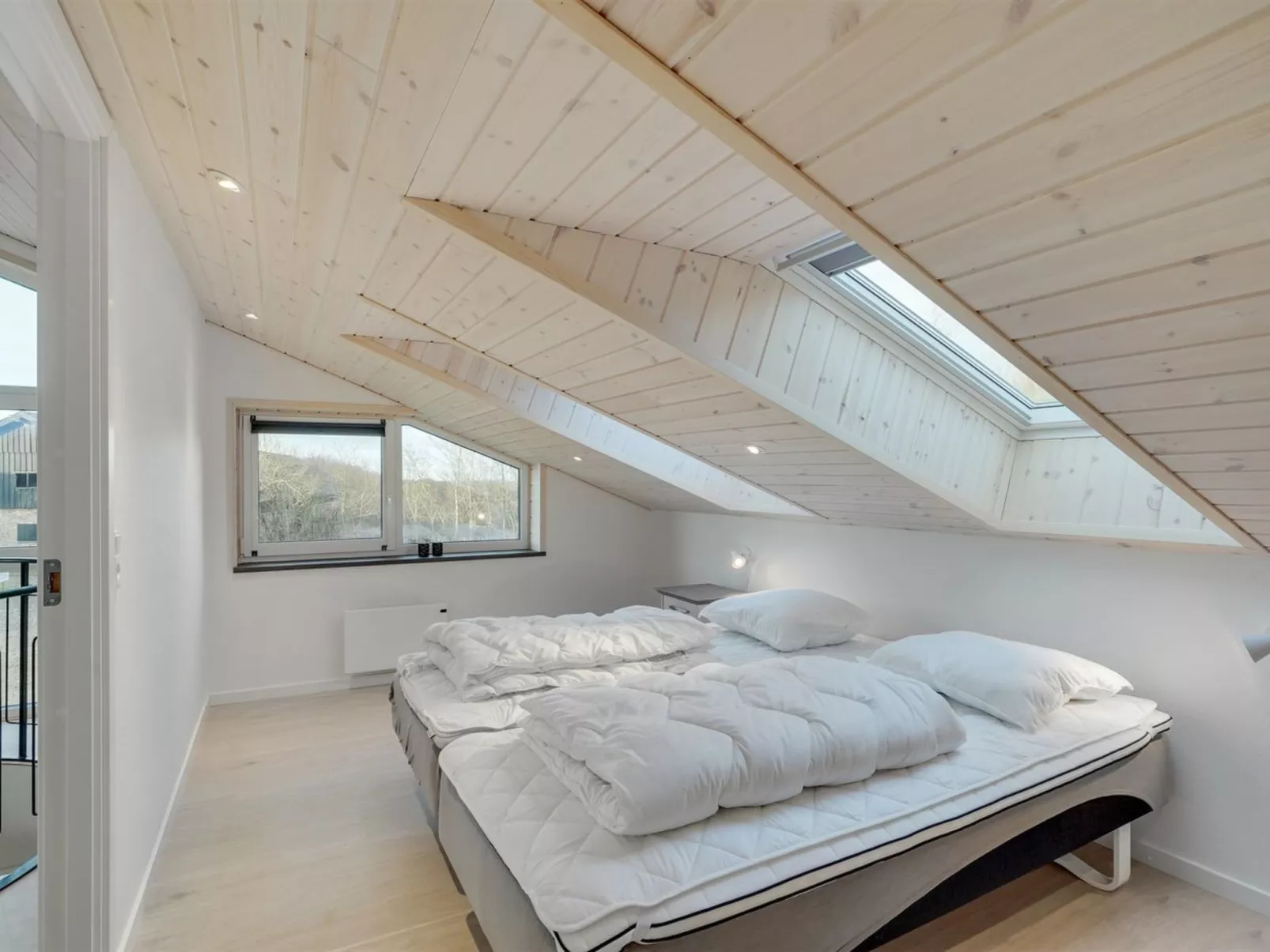 "Markhild" - 300m to the fjord-Binnen