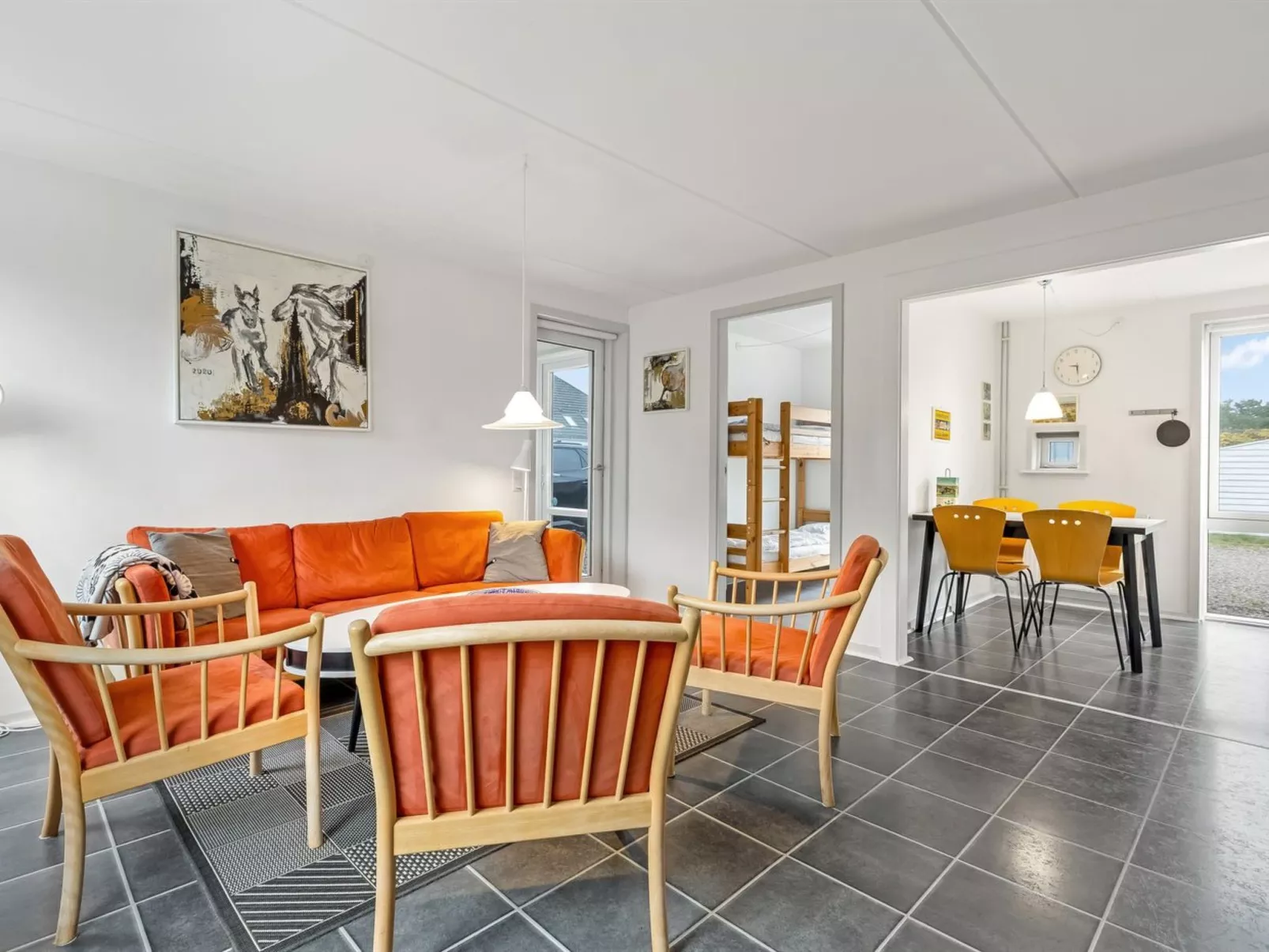 "Edly" - 2.3km from the sea-Binnen