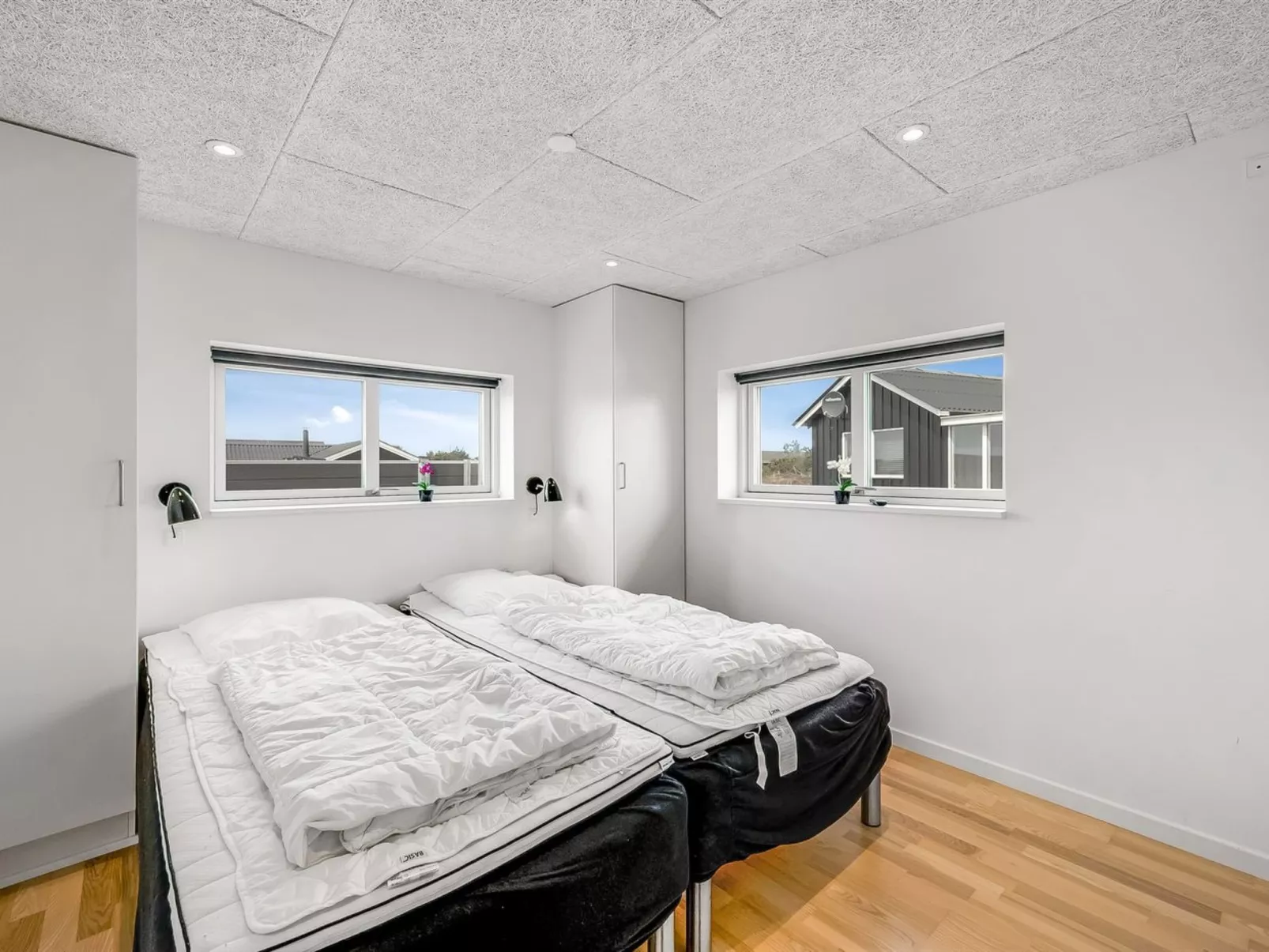 "Ennie" -  from the sea-Binnen