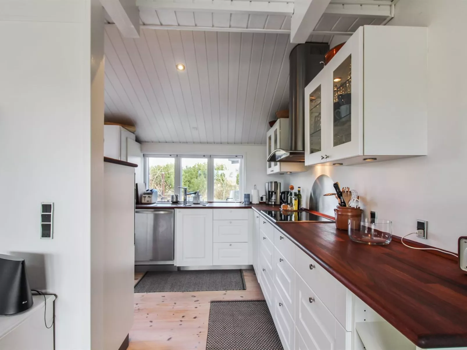 "Bisera" - 150m from the sea-Binnen