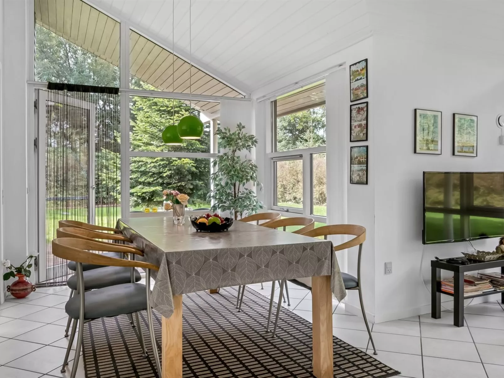 "Neli" - 850m to the fjord-Binnen