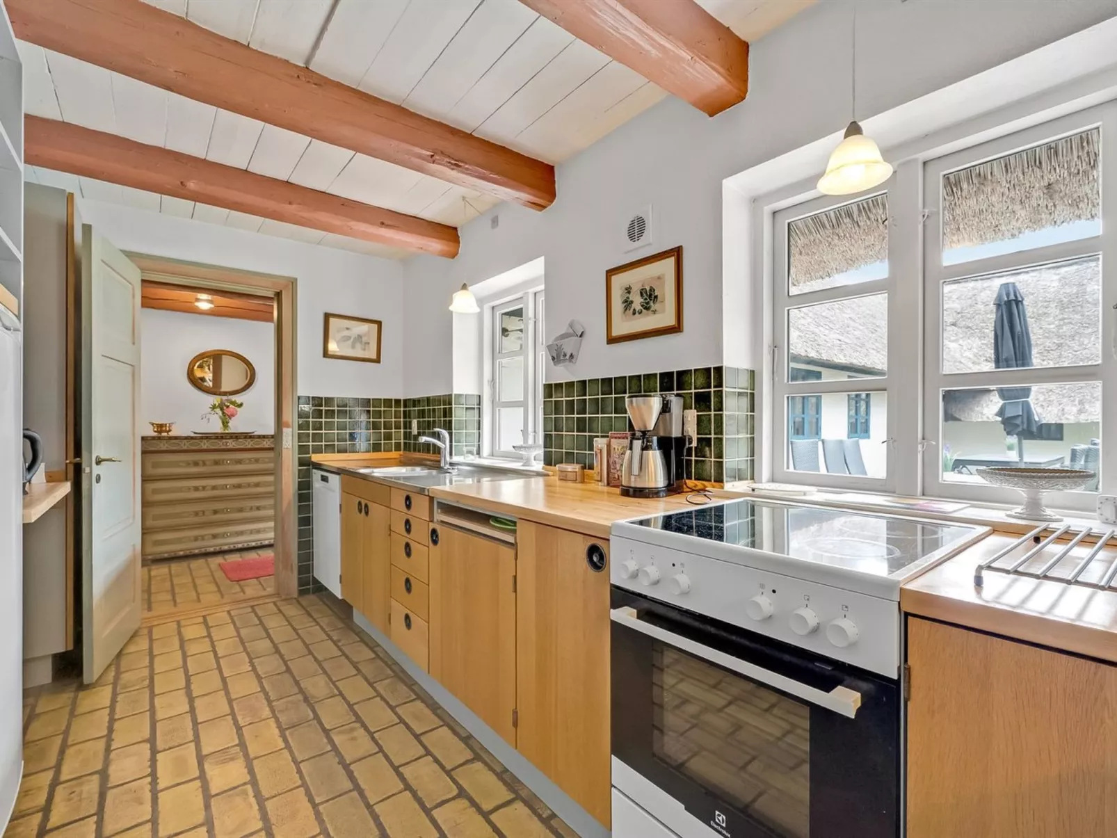 "Tatiane" - 10km from the sea-Binnen