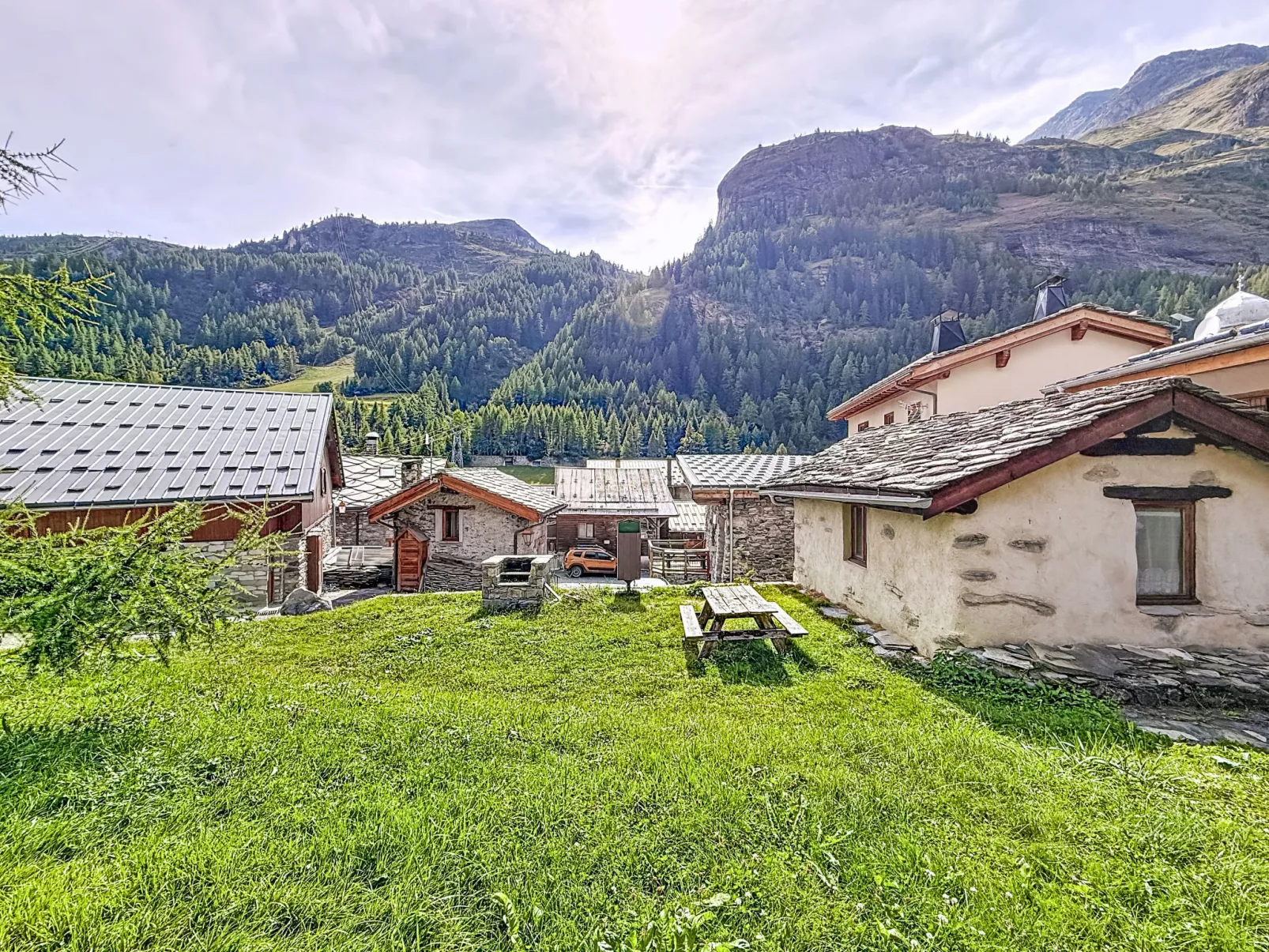 Chalet La Bergerie-Buiten