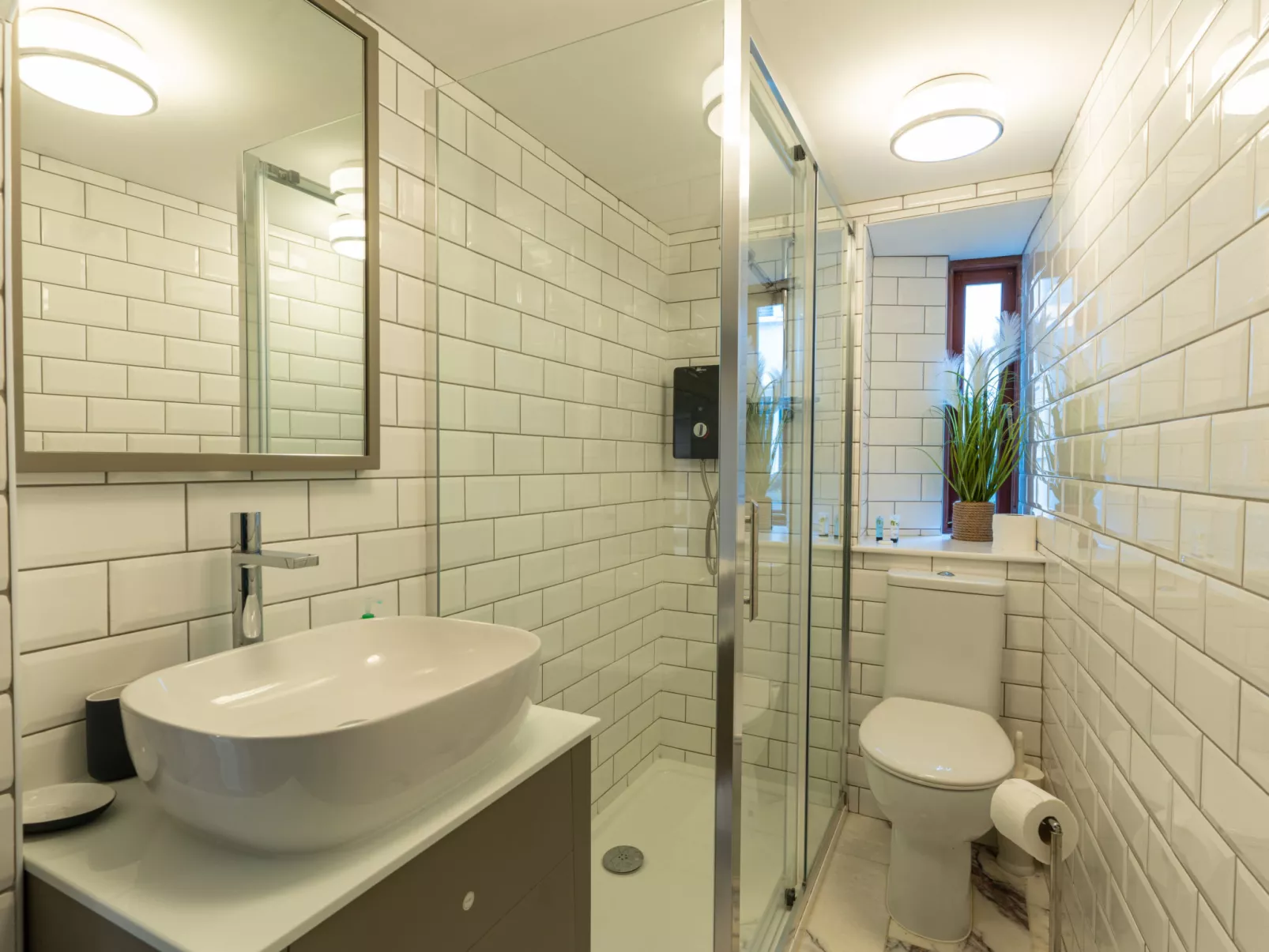 Old Harbour Cottage-Binnen