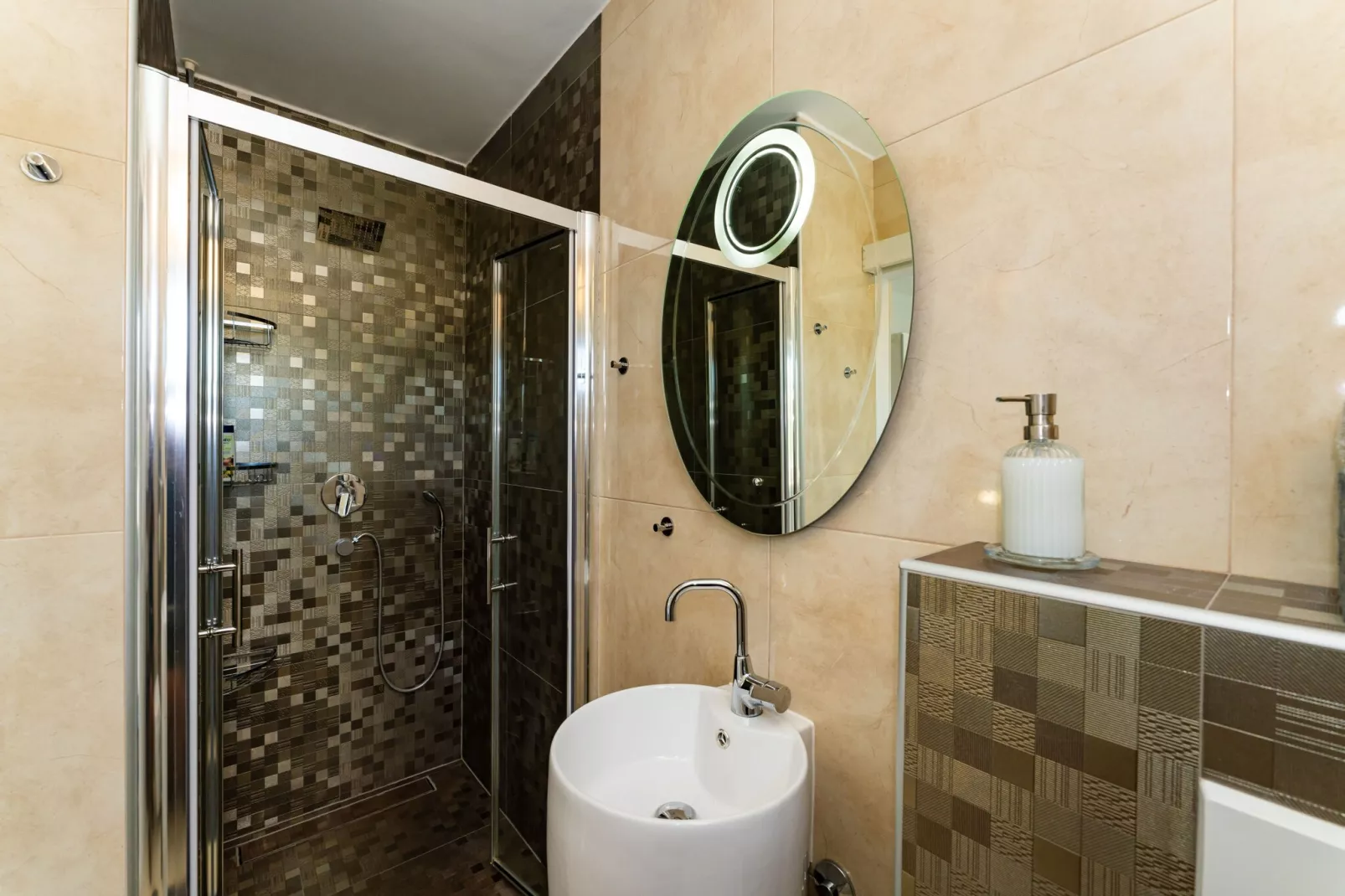 Villa Sucic with private pool-Badkamer