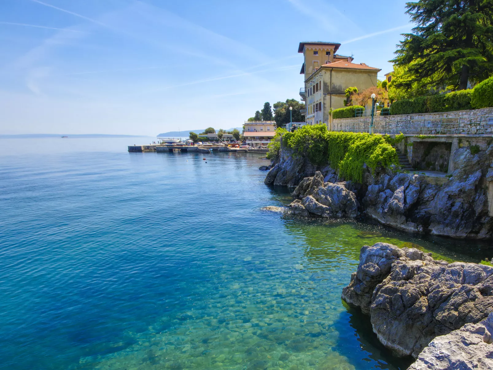 Sirotnjak 1-Omgeving