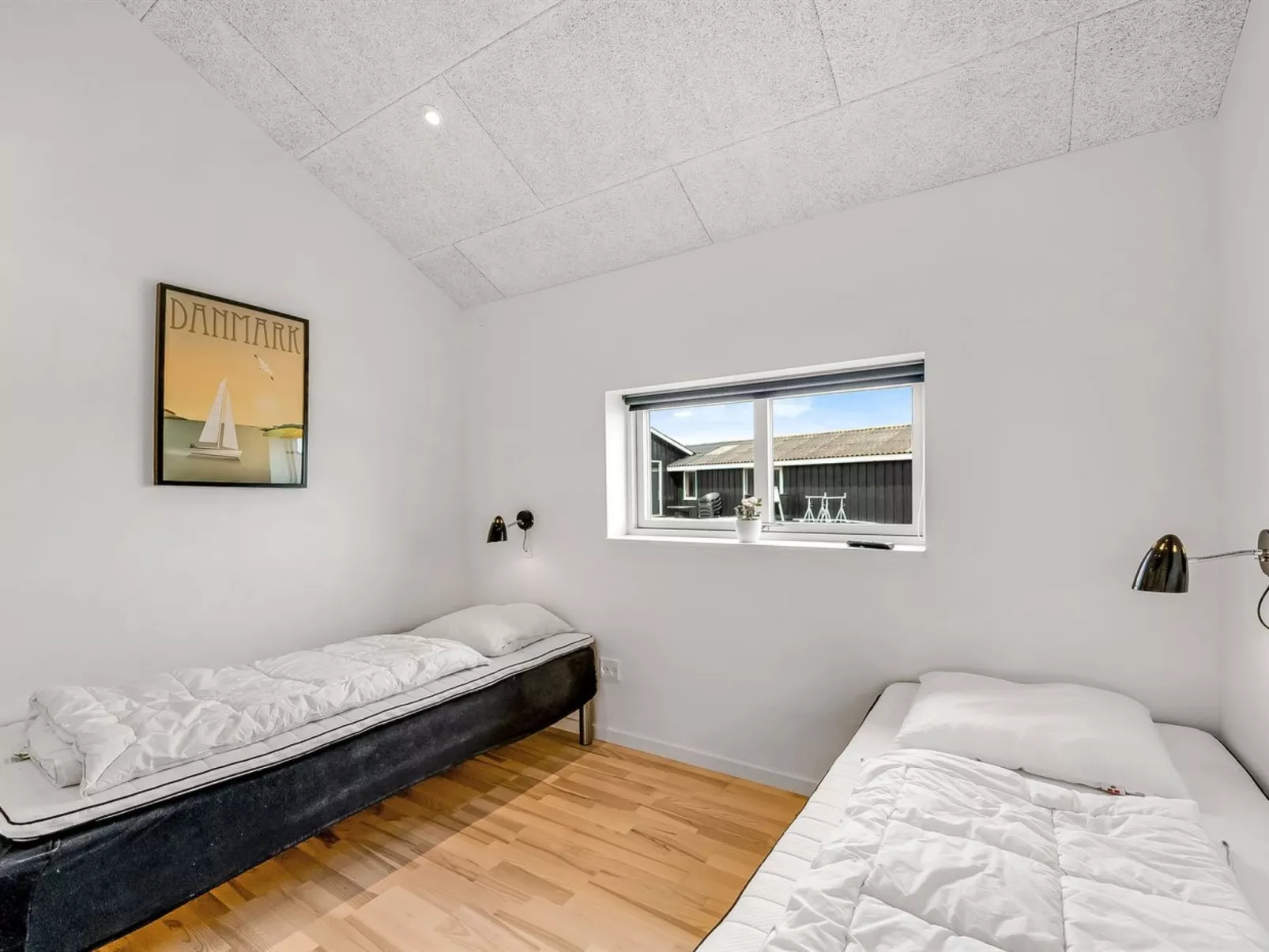 "Ennie" -  from the sea-Binnen