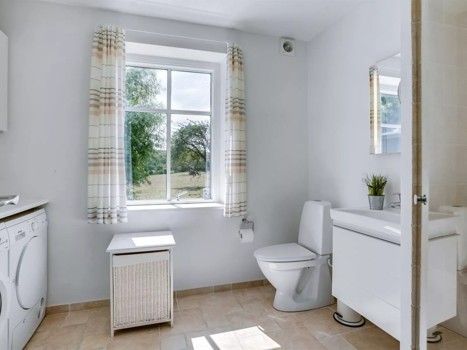 "Jeppe" - 50m to the fjord-Binnen