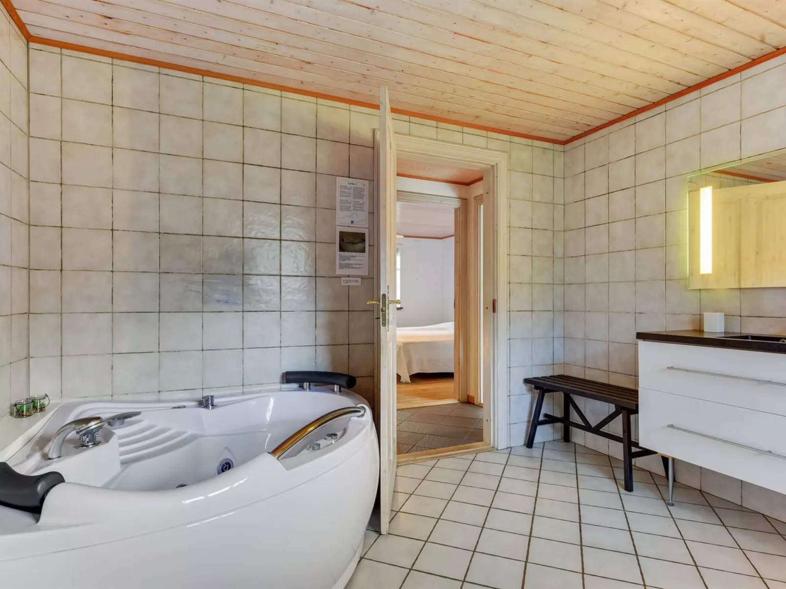 "Iiro" - 2.5km from the sea-Binnen