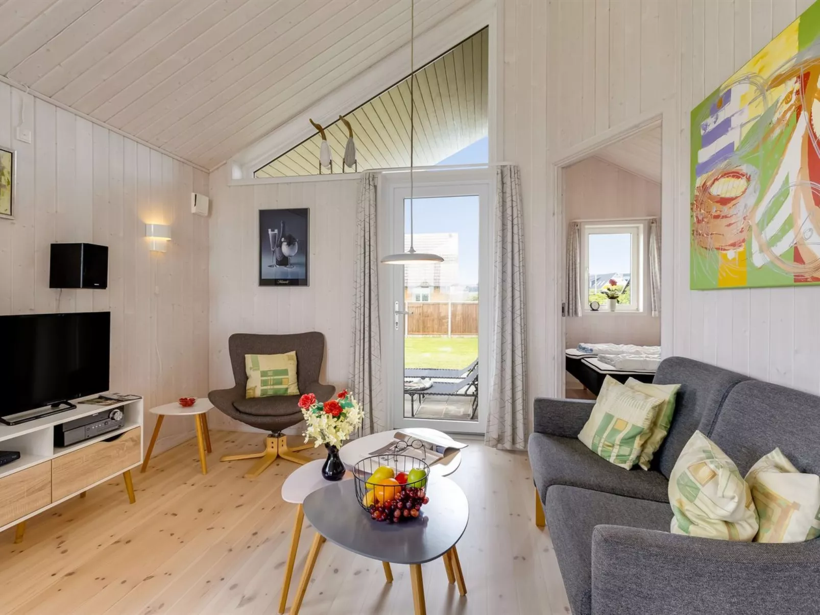 "Mara" -  from the sea-Binnen