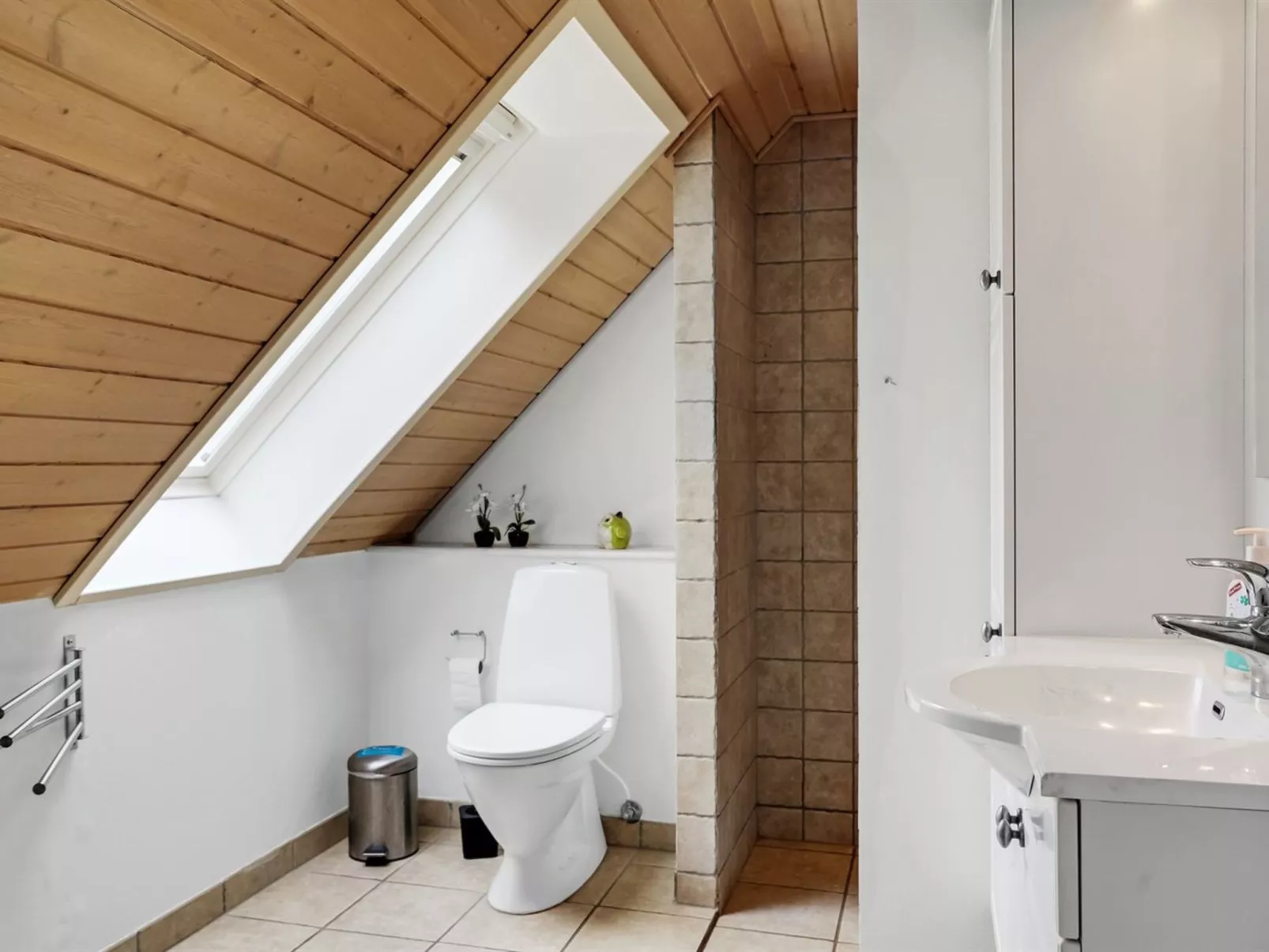 "Eini" - 4.5km from the sea-Binnen