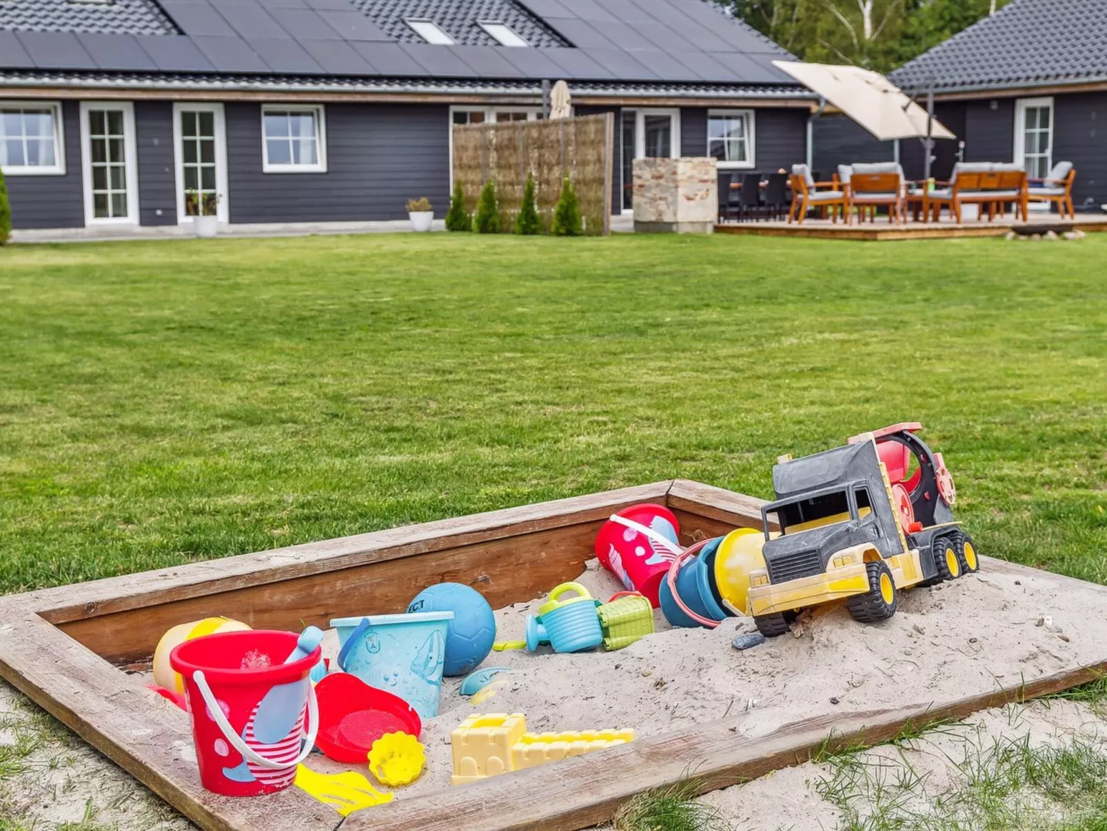 "Ronia" - 900m from the sea-Buiten