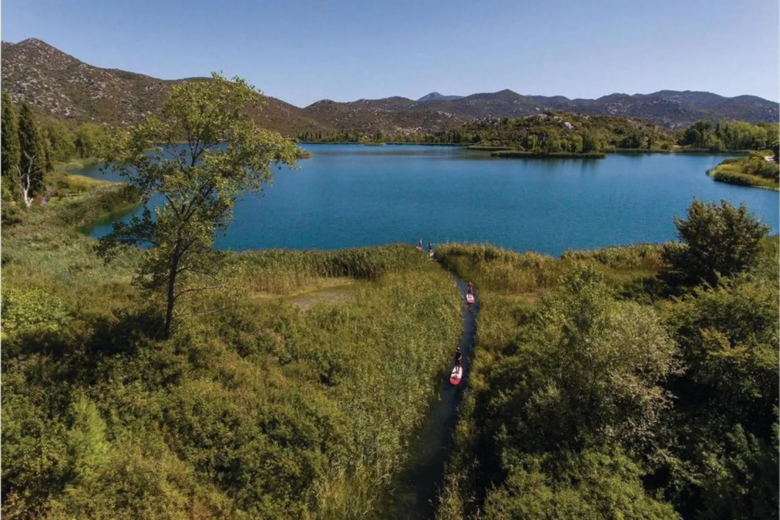 One-Bedroom Apartment With Lake View-Uitzicht