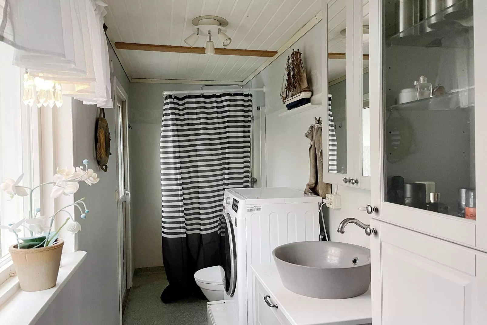 Gezellig toevluchtsoord in het bos met bubbelbad-Binnen