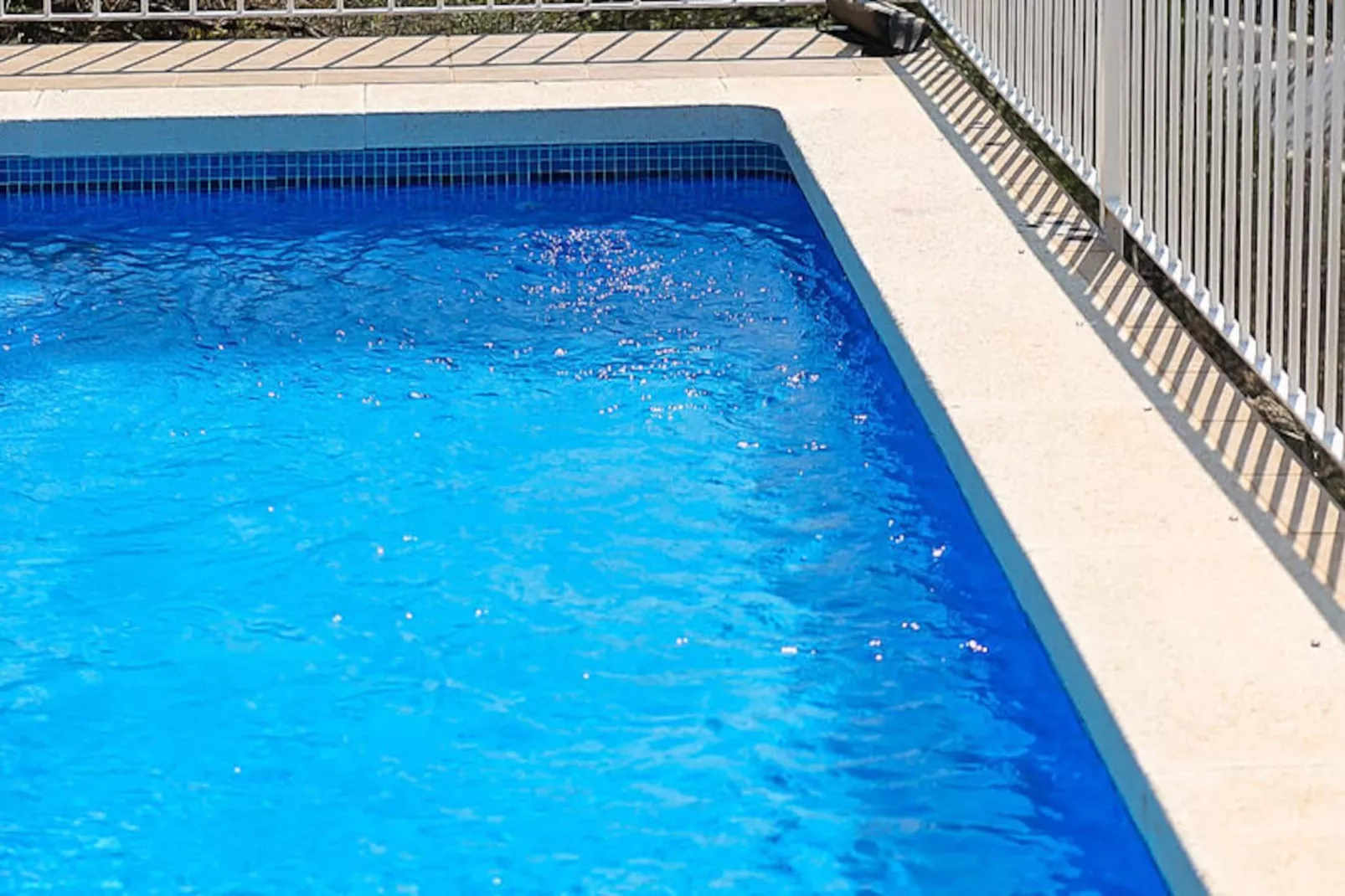 Maison à Roses-Niet-getagd