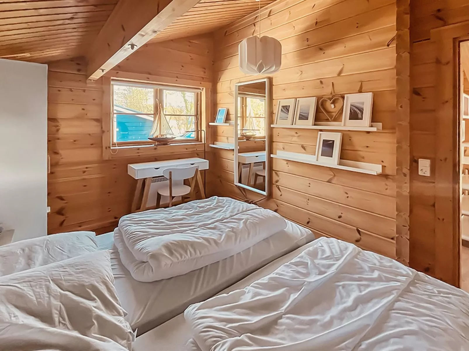 "Stacie" - 10m from the sea-Binnen